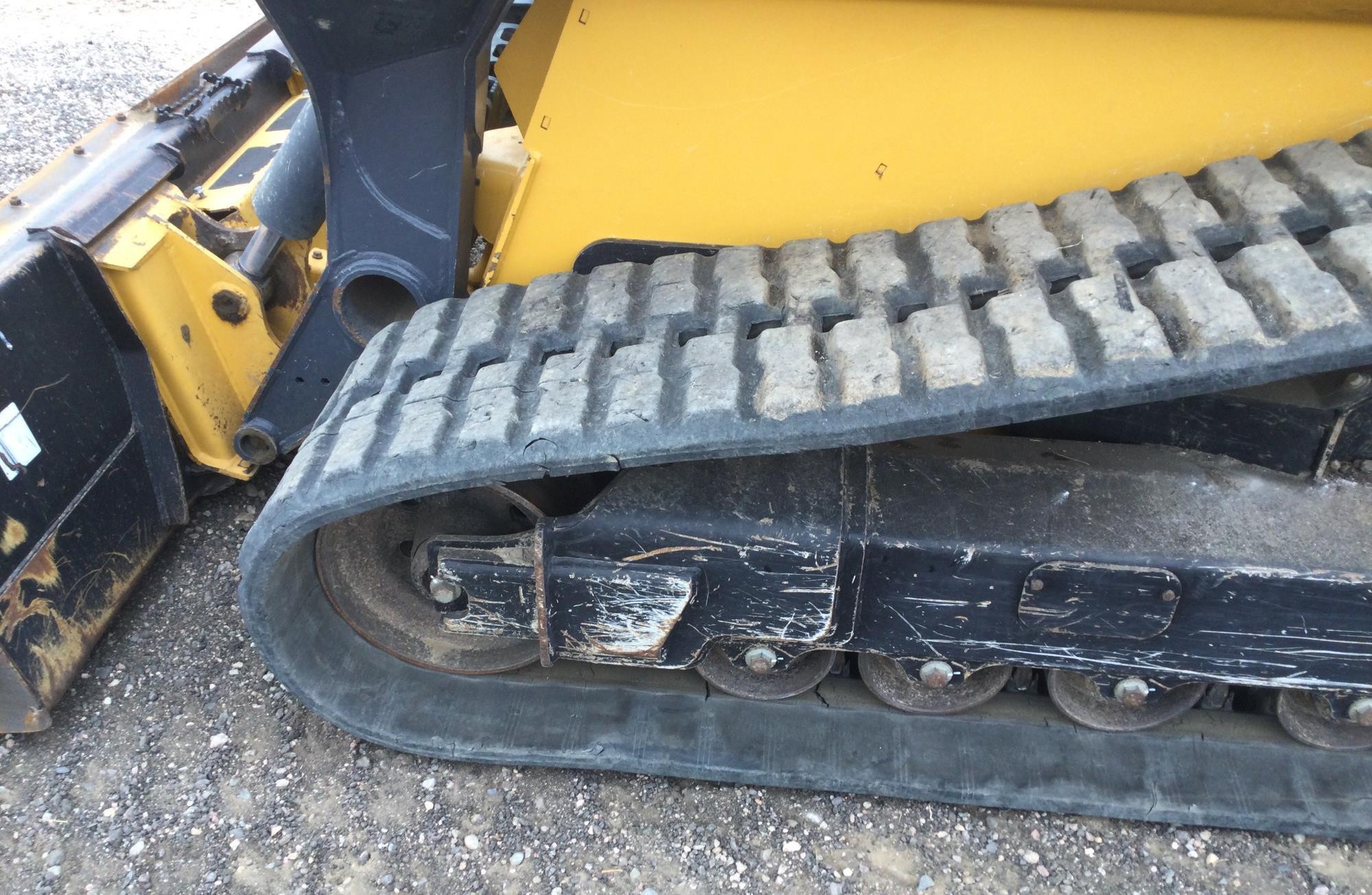 gallery 2018 John Deere 331G Skid Steer