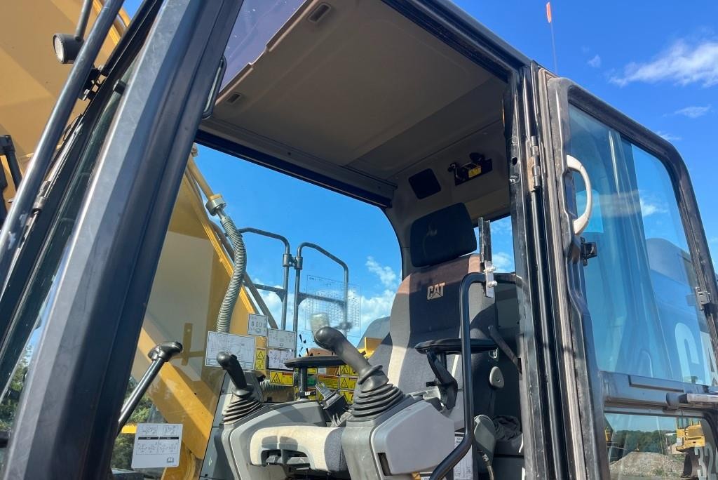 gallery 2013 Caterpillar 324EL Excavator