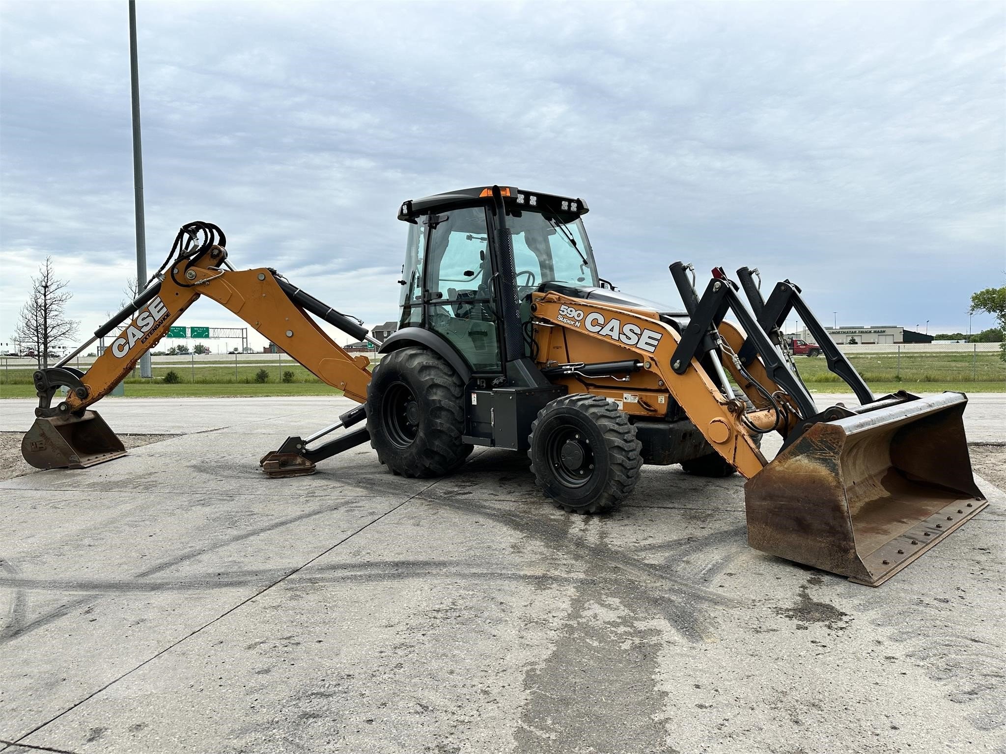 gallery 2019 Case 590SN 4x4 Backhoe Loader