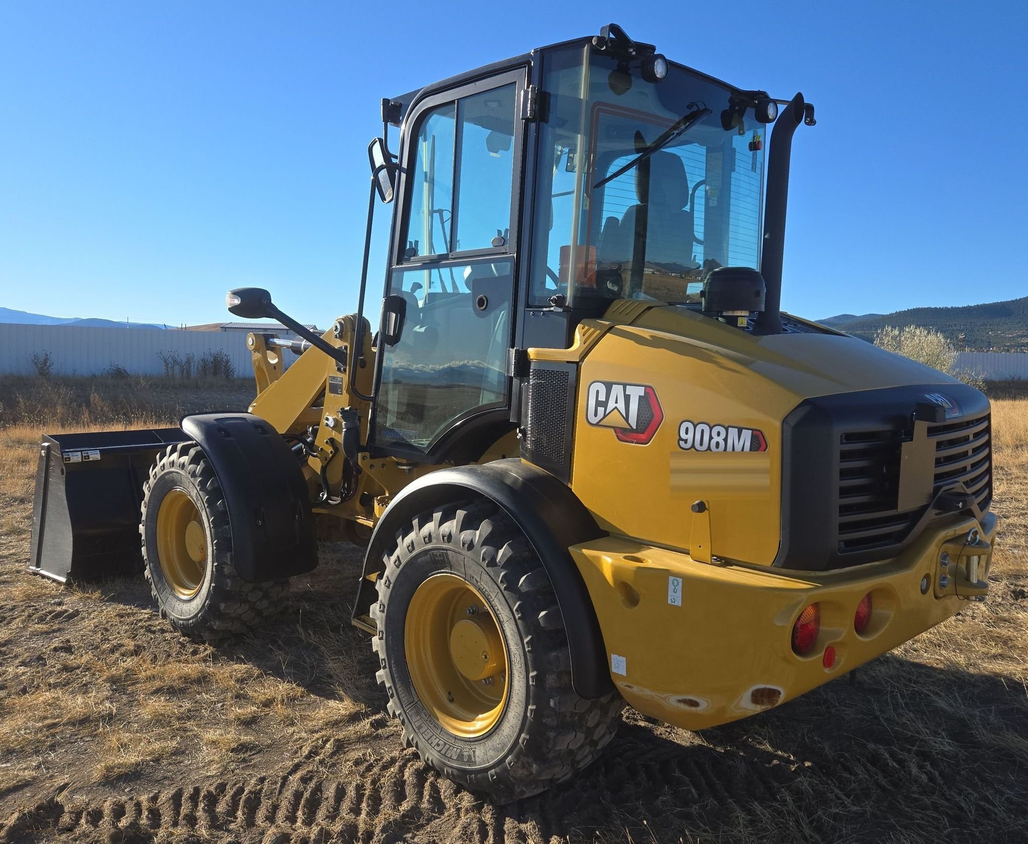 gallery 2022 Caterpillar 908M wheel loader