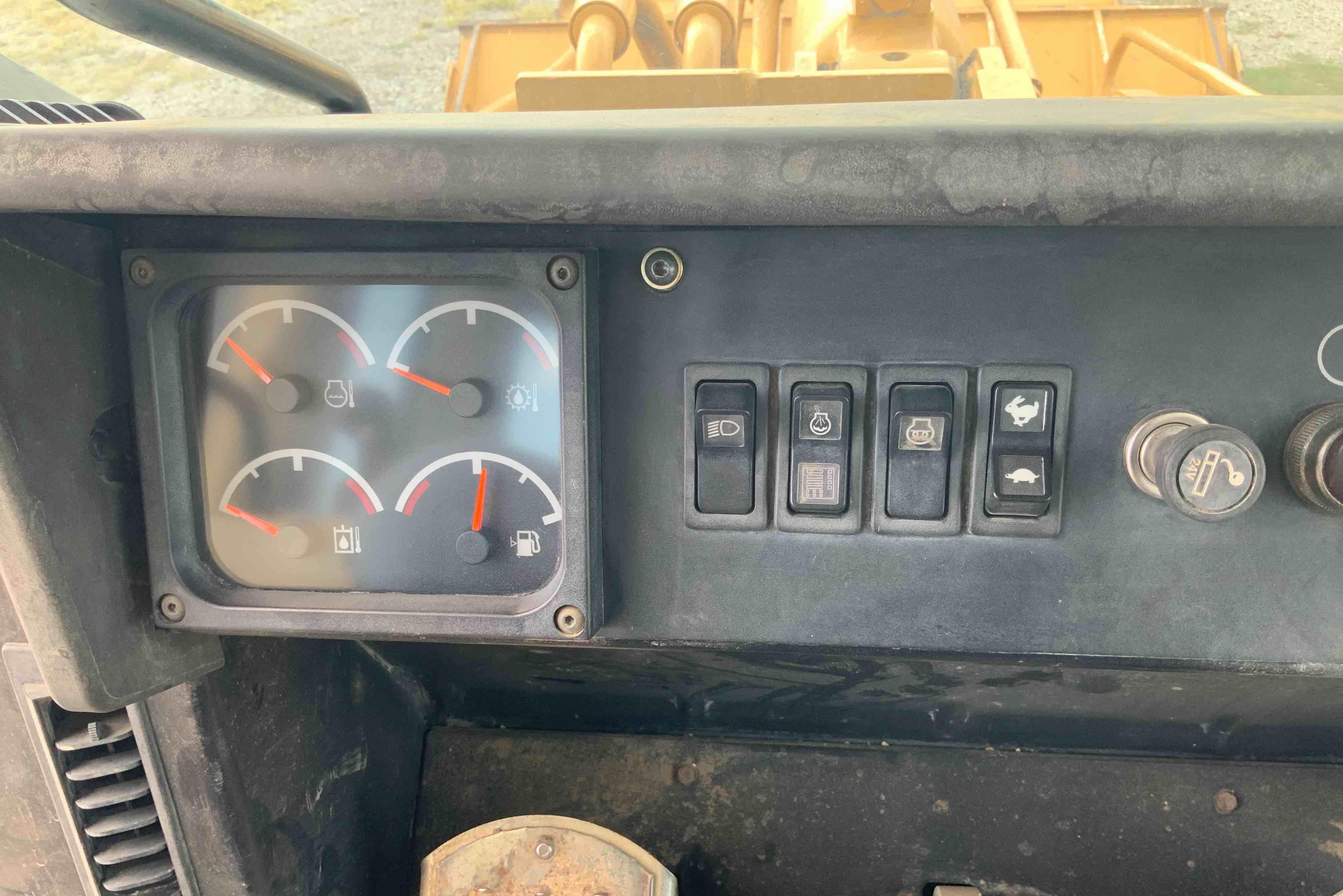 gallery 2002 Caterpillar 963C Track Loader