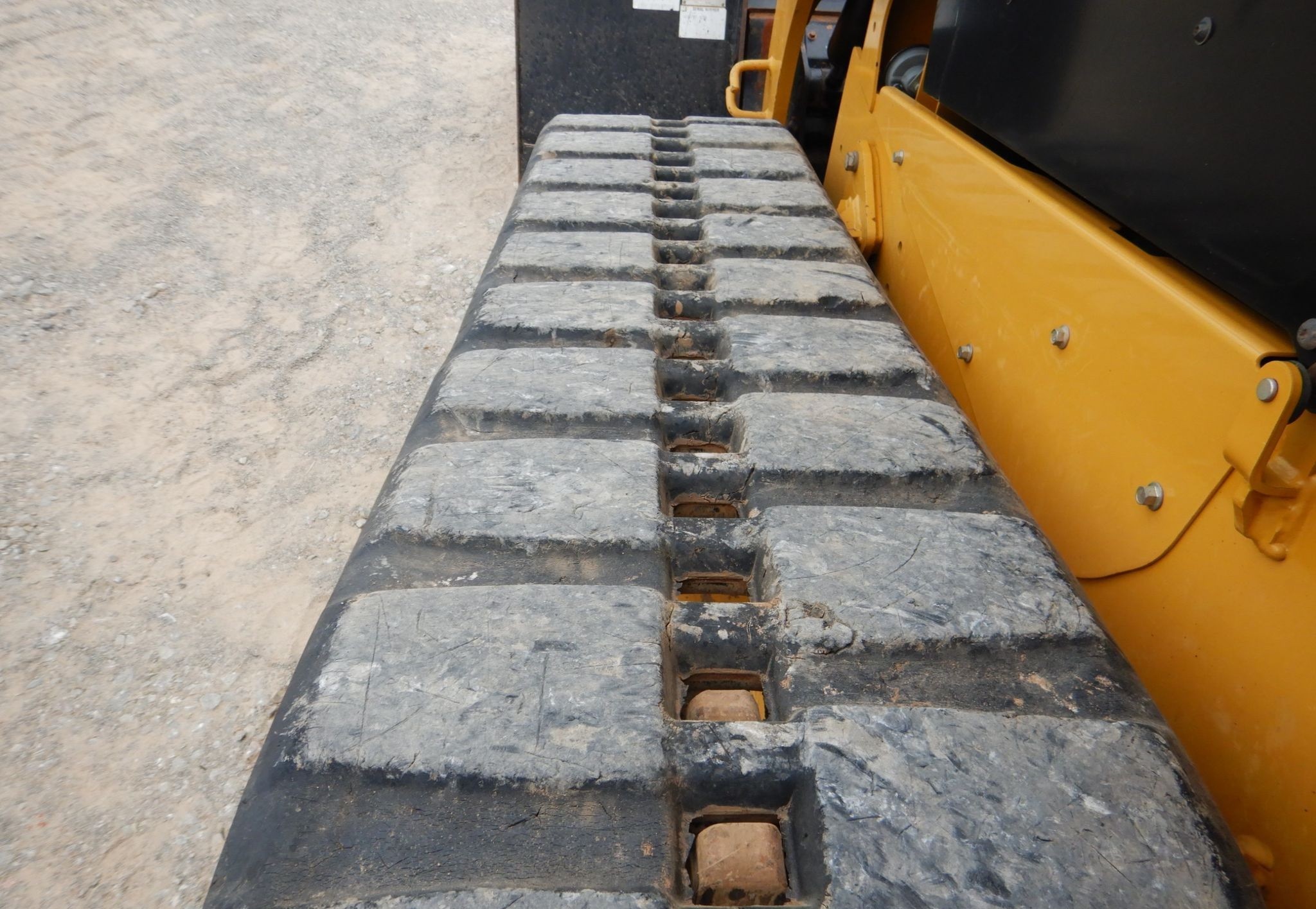gallery 2018 Caterpillar 299D2 skid steer