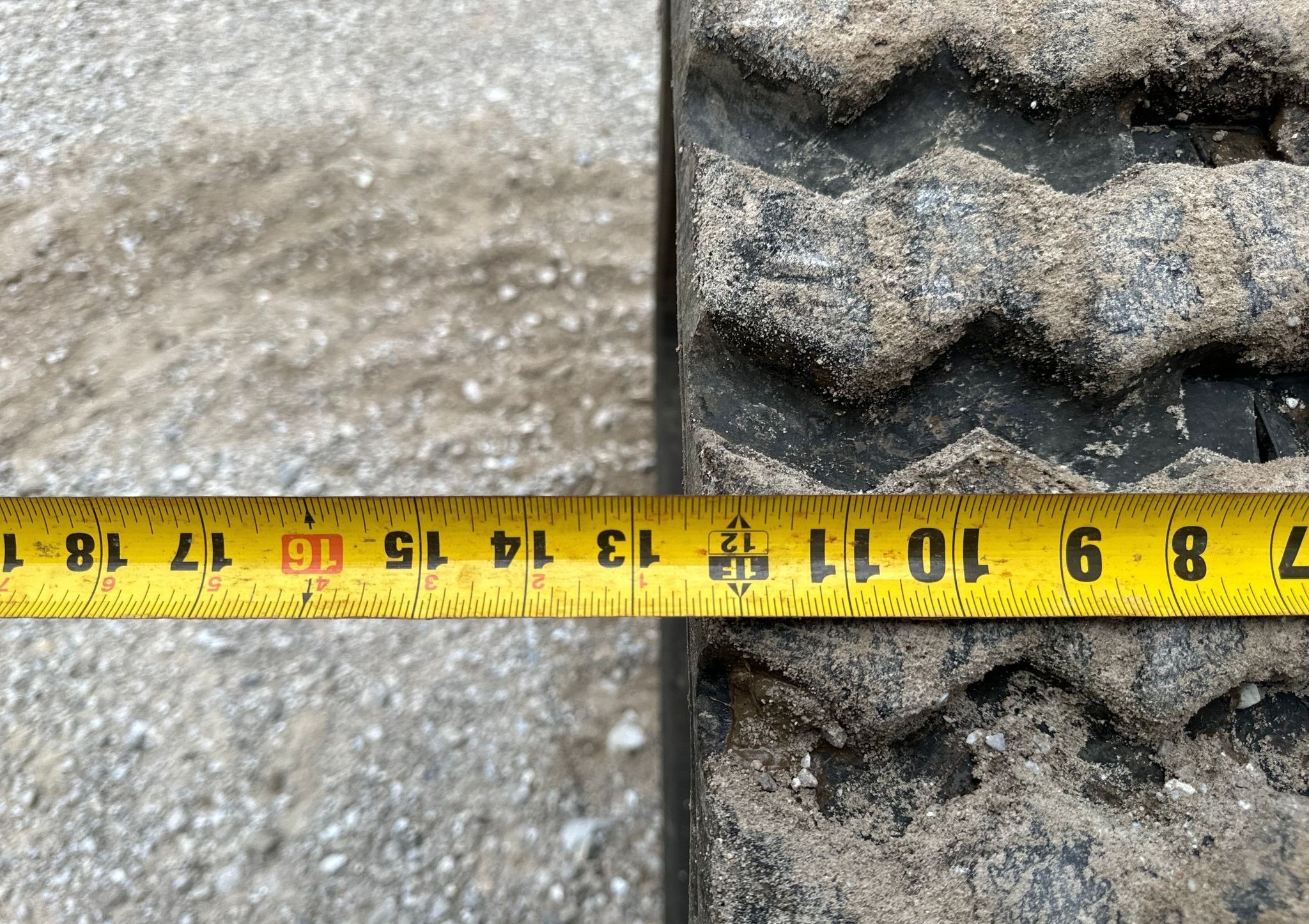 gallery 2022 Bobcat T76 R-Series tracked skid steer loader