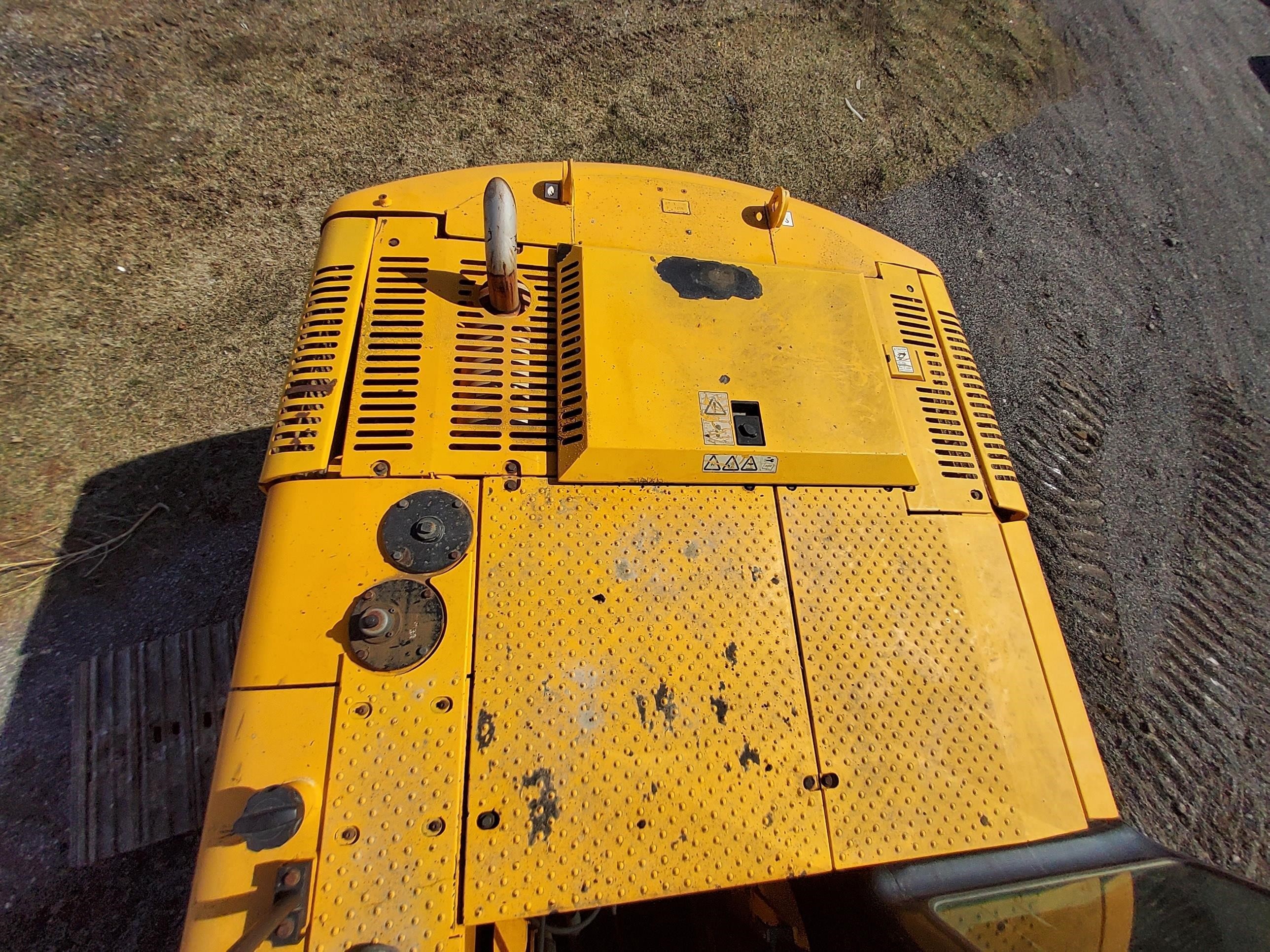 gallery 2011 JCB JS220LC Excavator