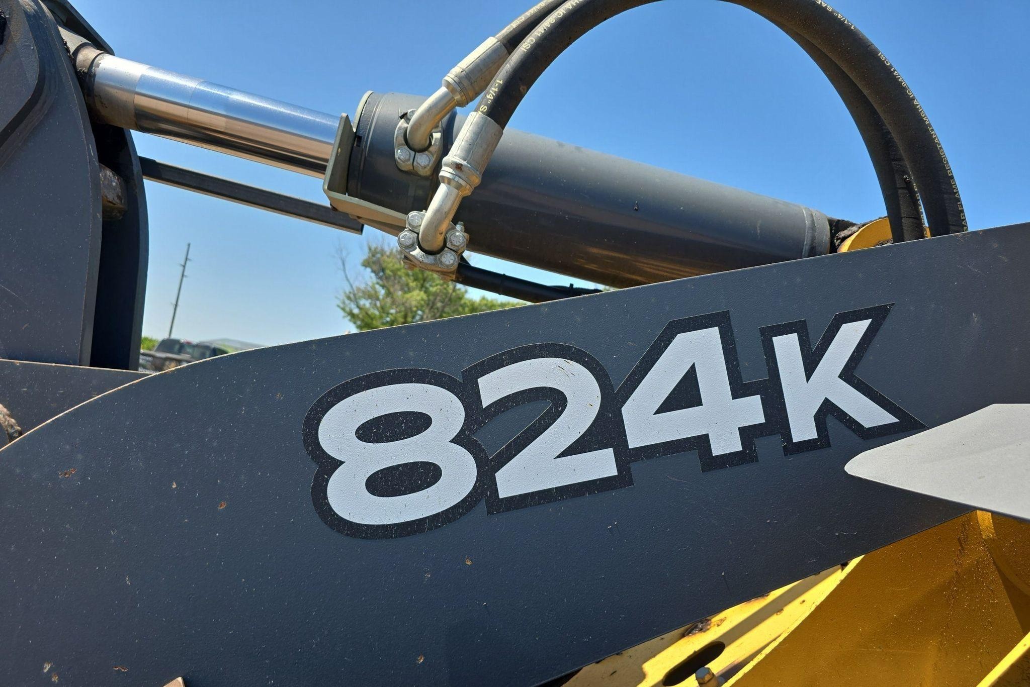 gallery 2014 John Deere 824K Wheel Loader