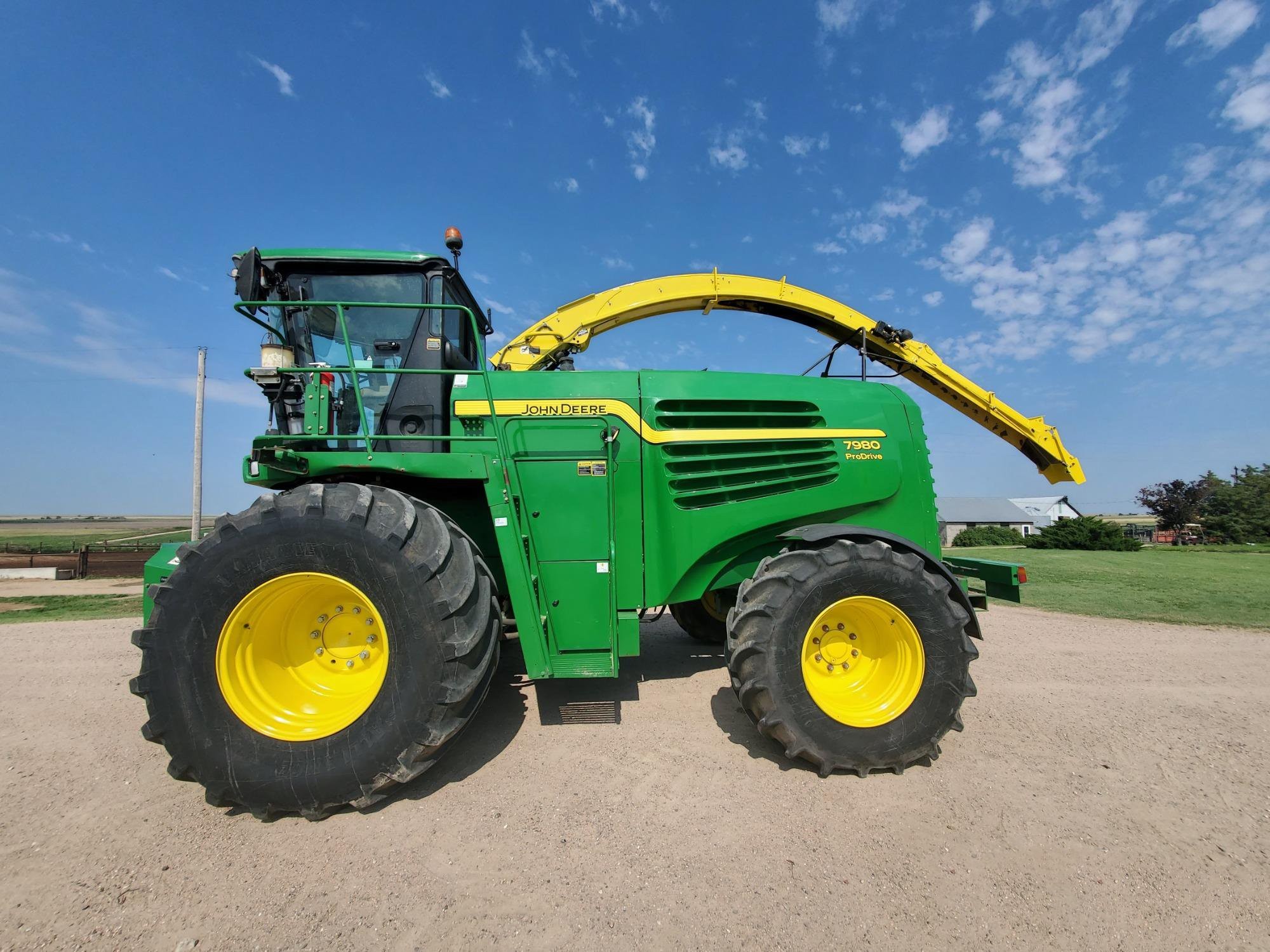 gallery 2015 John Deere 7980 Self-Propelled Forage Harvester