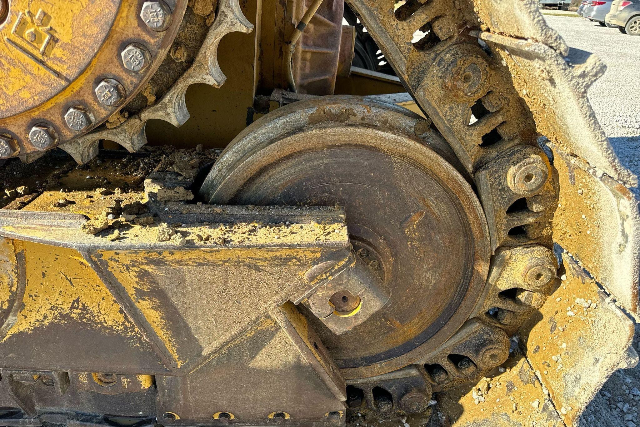 gallery 2011 Caterpillar D6T XL dozer