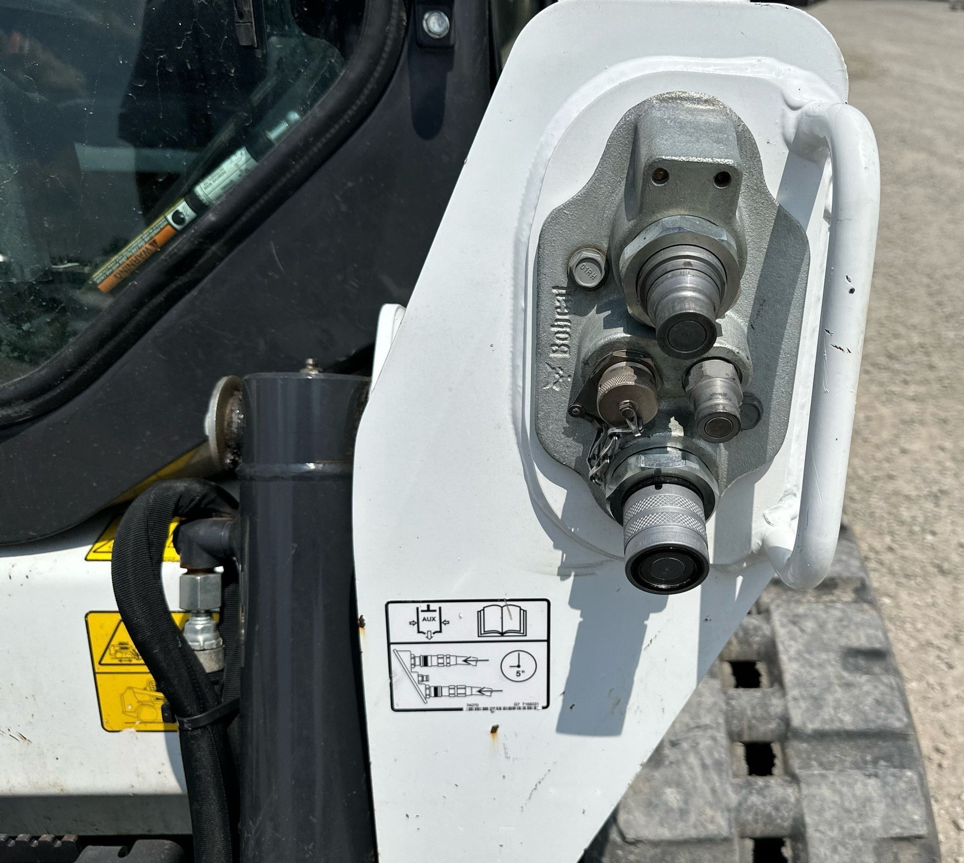 gallery 2021 Bobcat T595 tracked skid steer loader
