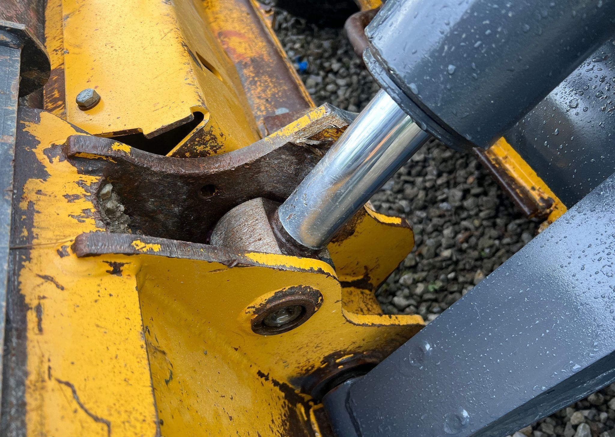 gallery 2017 John Deere 333G skid steer loader