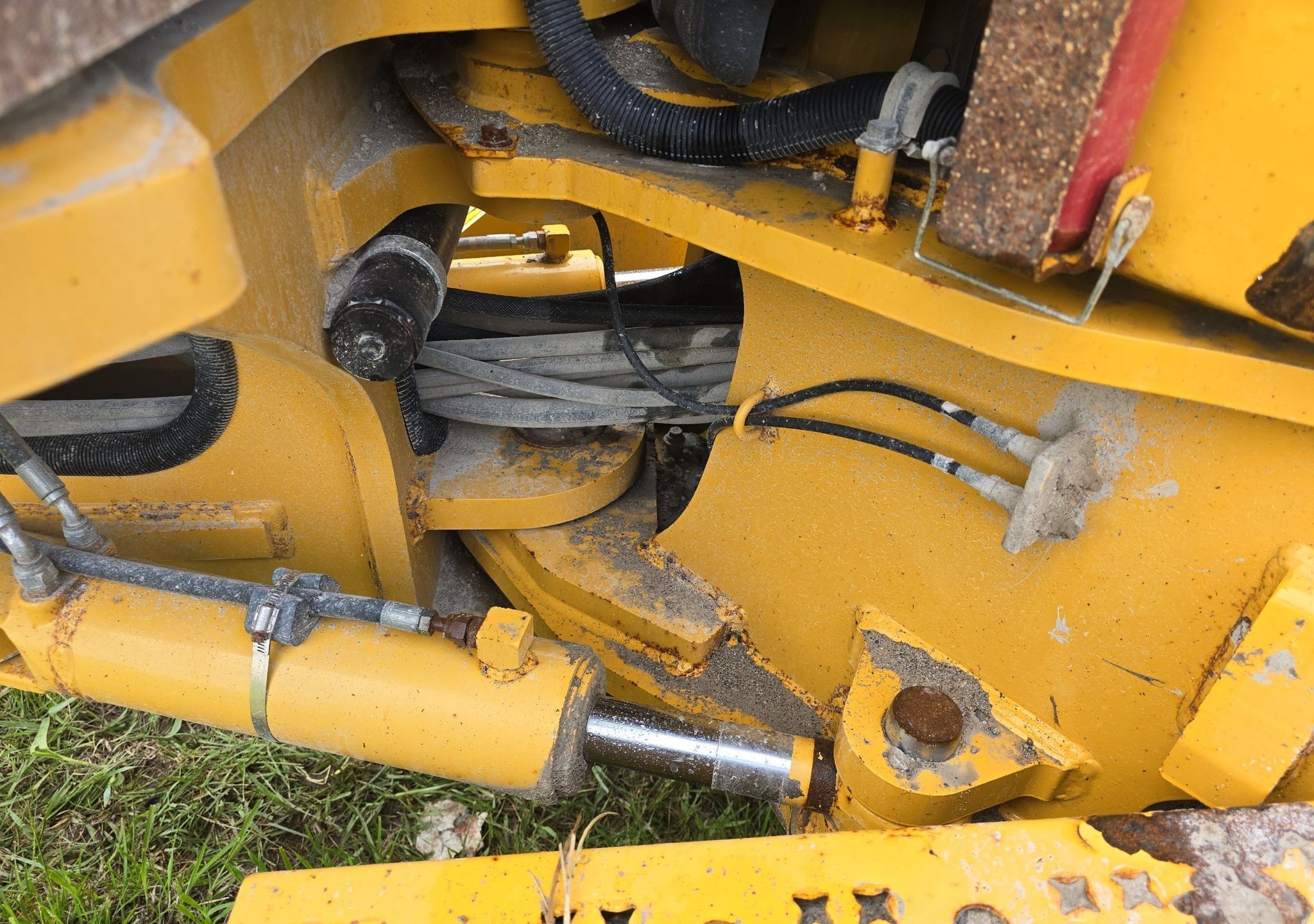 gallery 2013 John Deere 770G motor grader
