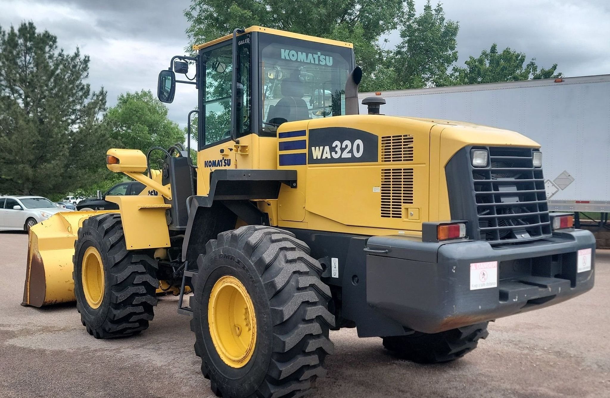 gallery 2005 Komatsu WA320 wheel loader