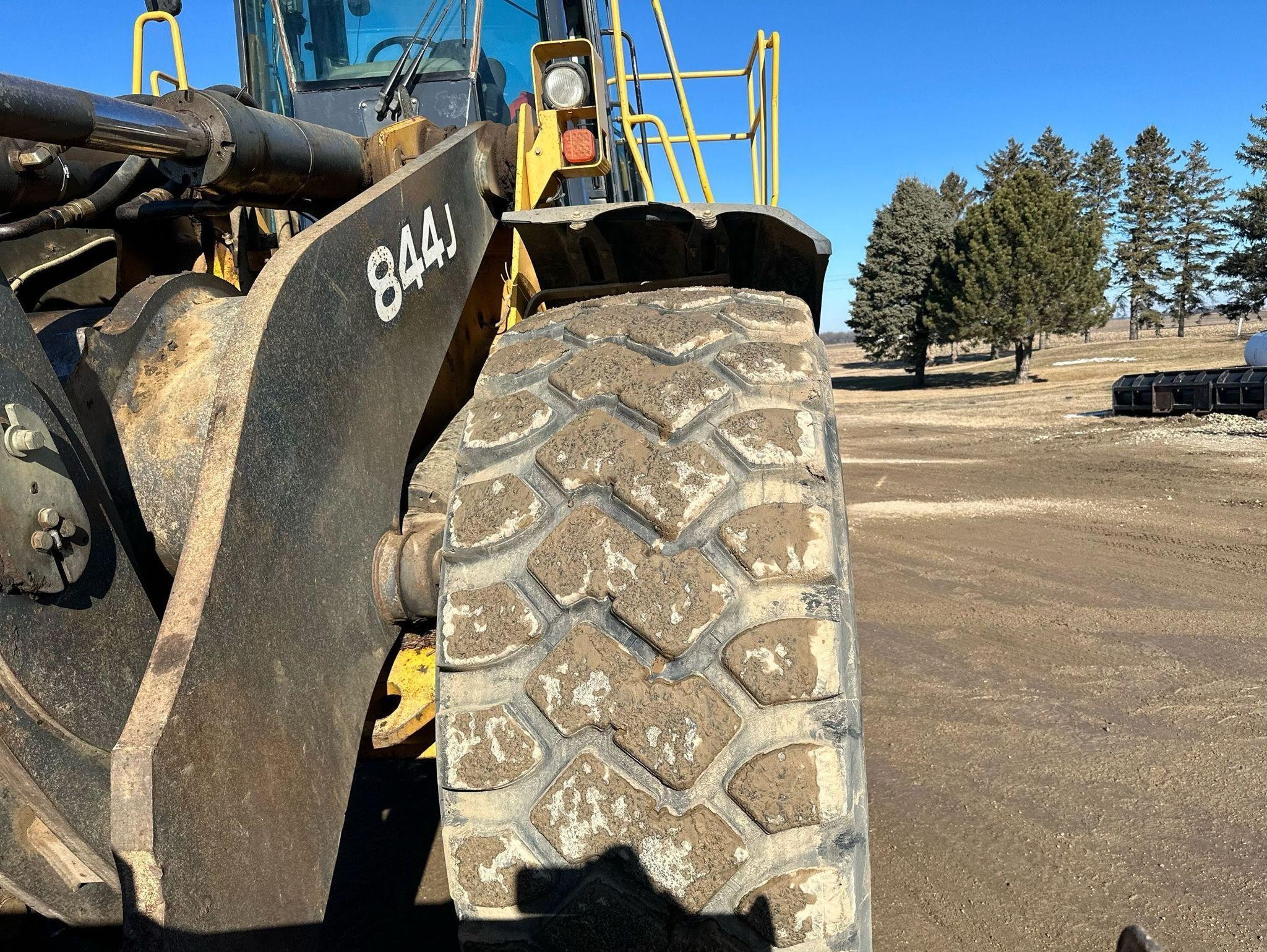 gallery 2006 John Deere 844J wheel loader