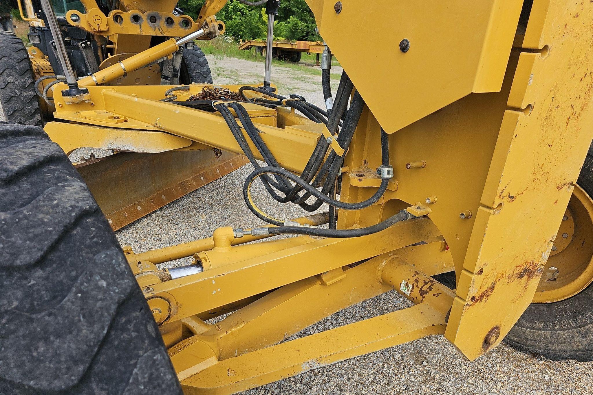 gallery 2013 Caterpillar 12M2 VHP Plus motor grader
