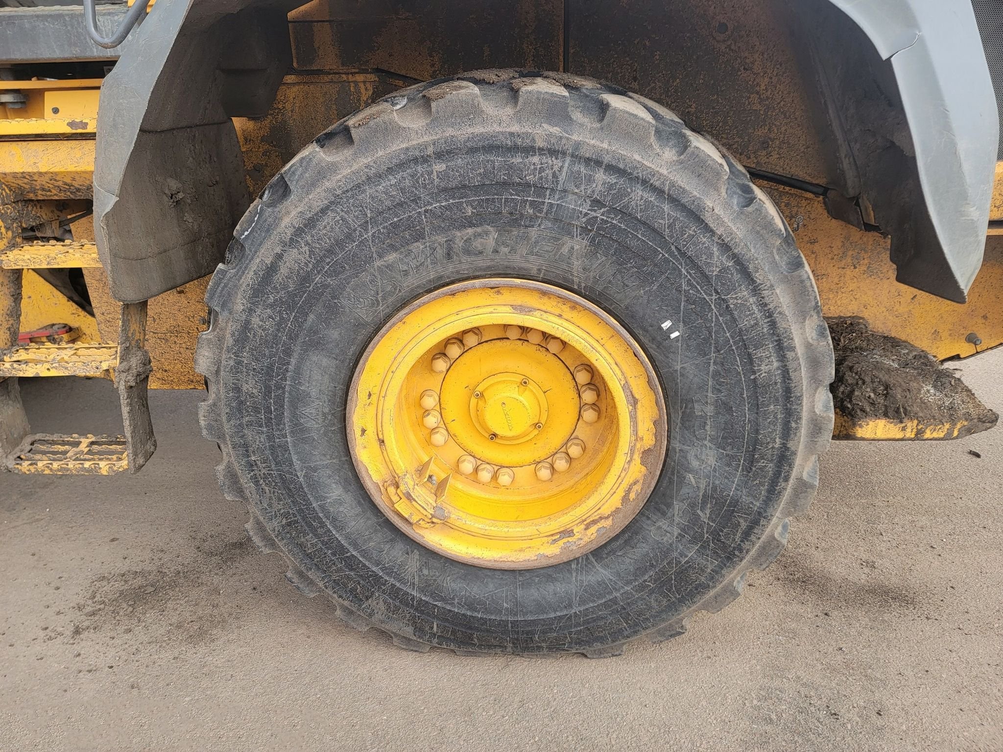 gallery 2015 Volvo L110H high lift wheel loader