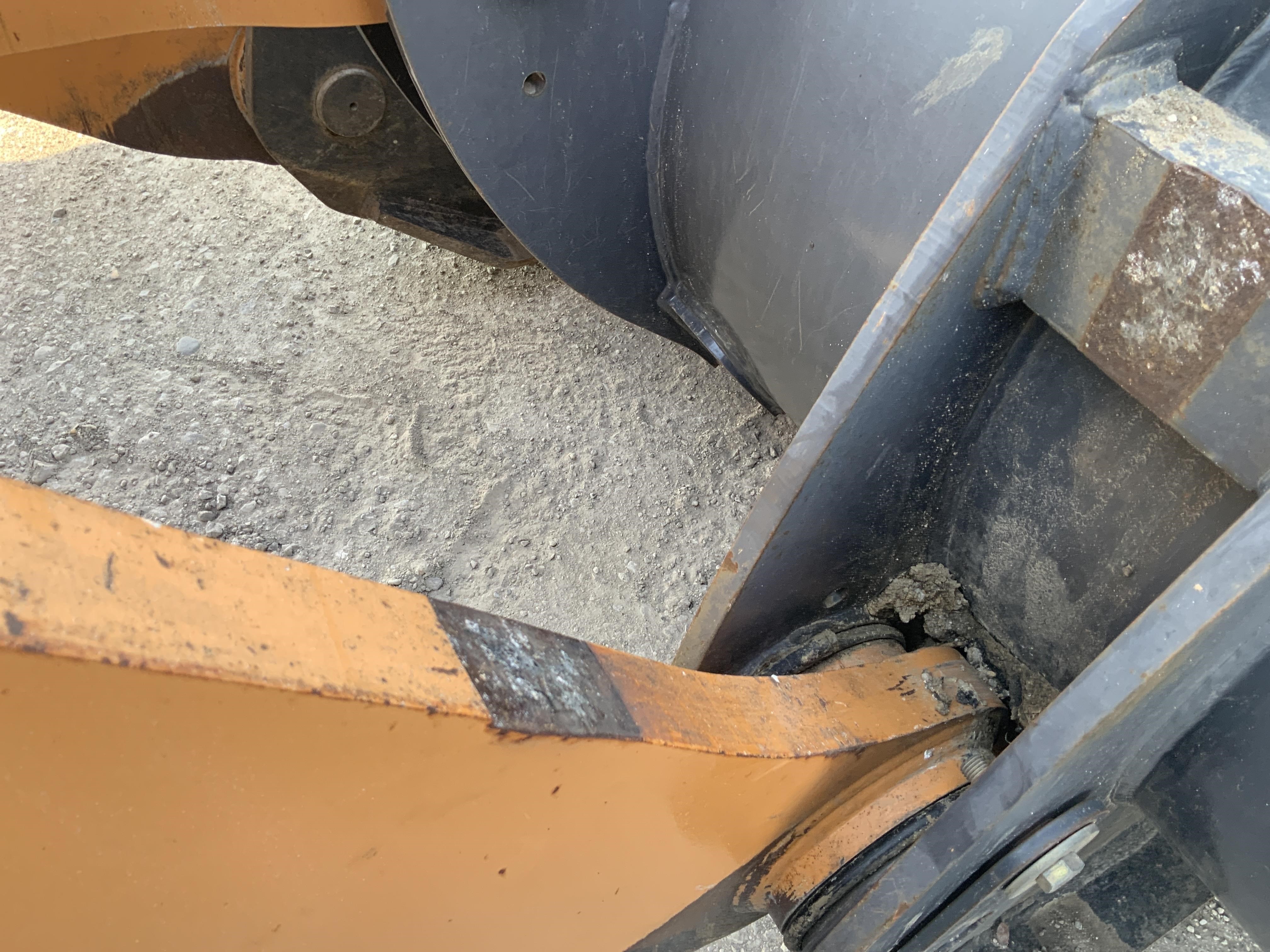 gallery 2013 Case 821F Wheel Loader