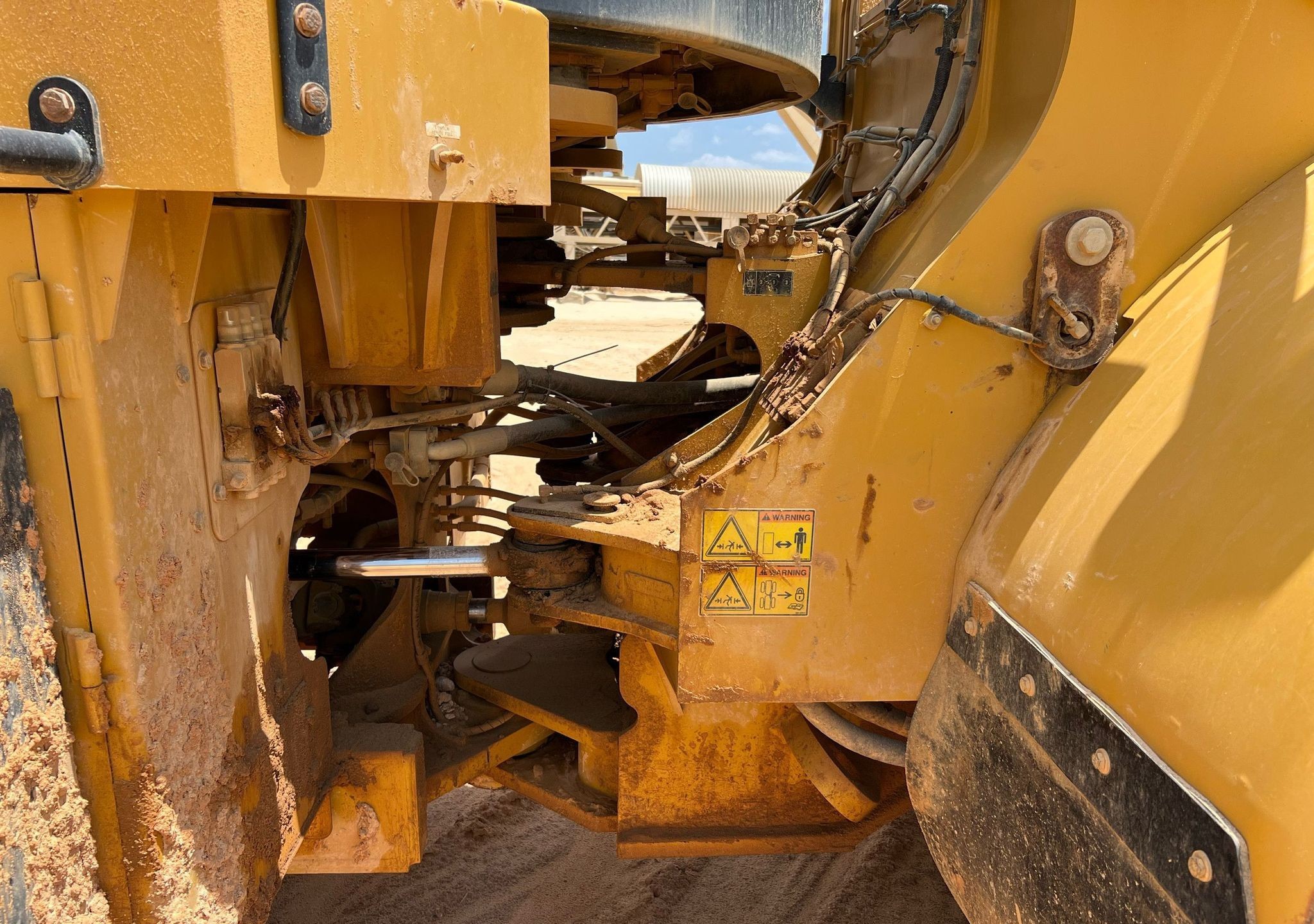 gallery 2013 Caterpillar 966K wheel loader