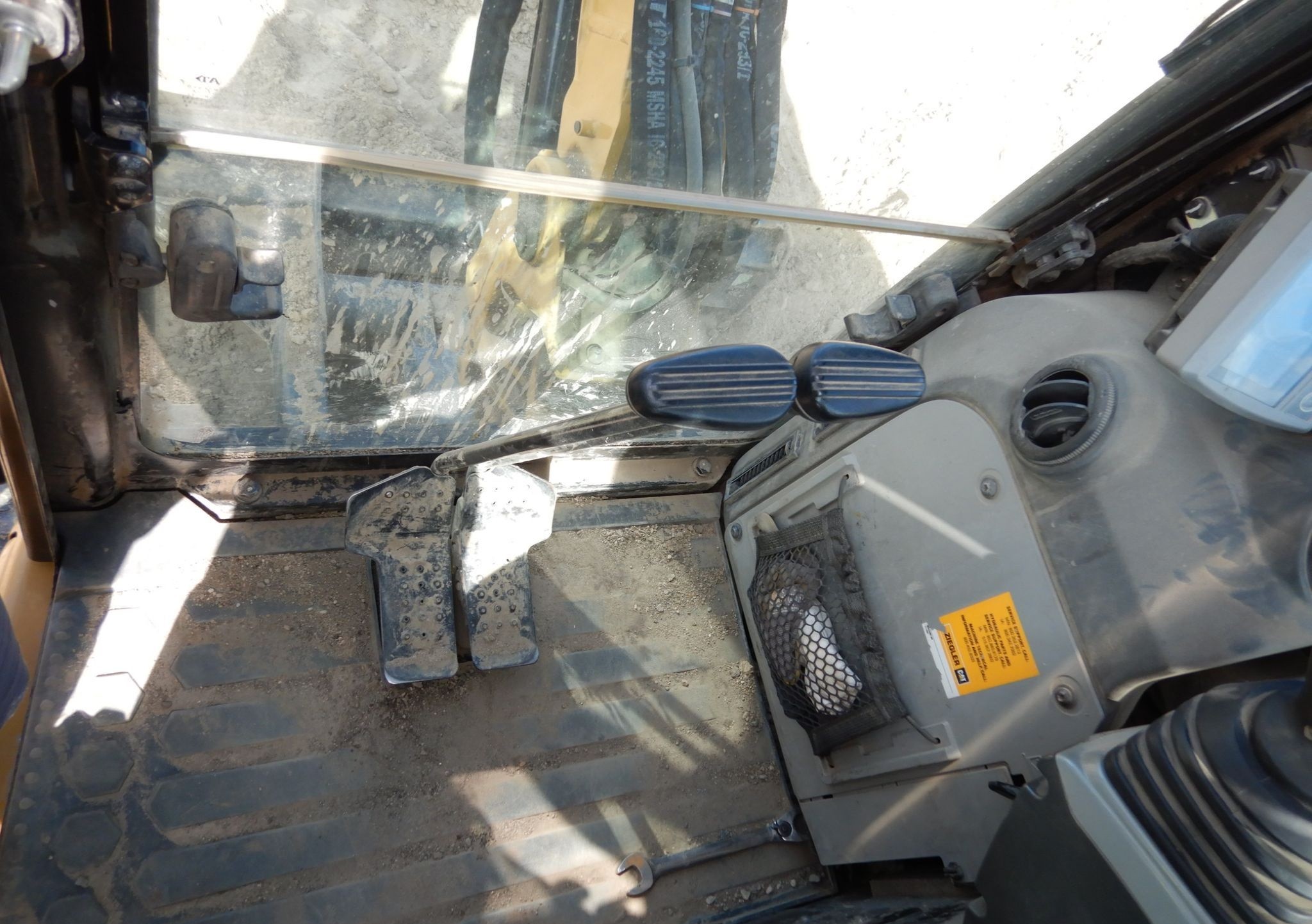 gallery 2017 Caterpillar 303.5 E2 mini excavator