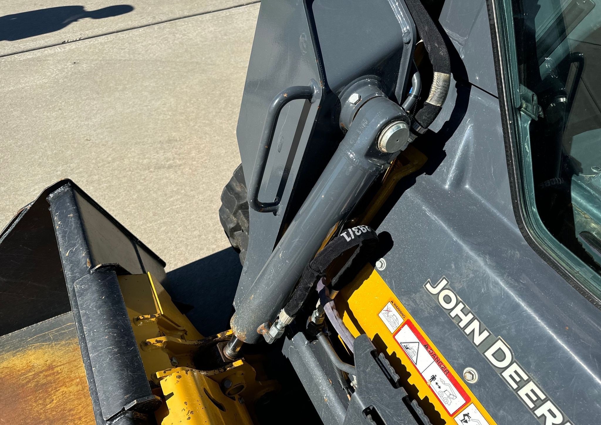 gallery 2023 John Deere 317G tracked skid steer loader