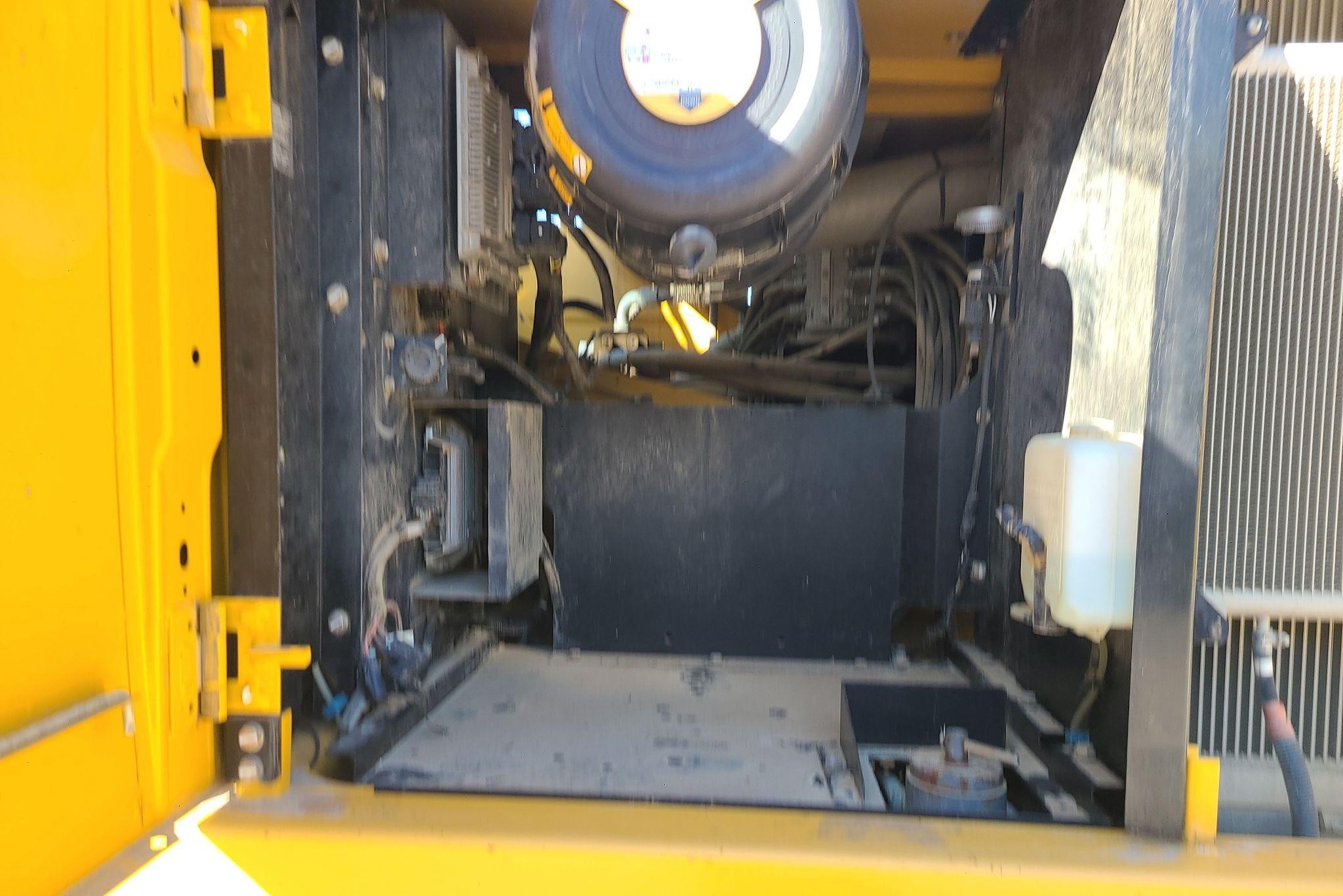 gallery 2014 John Deere 350G LC excavator