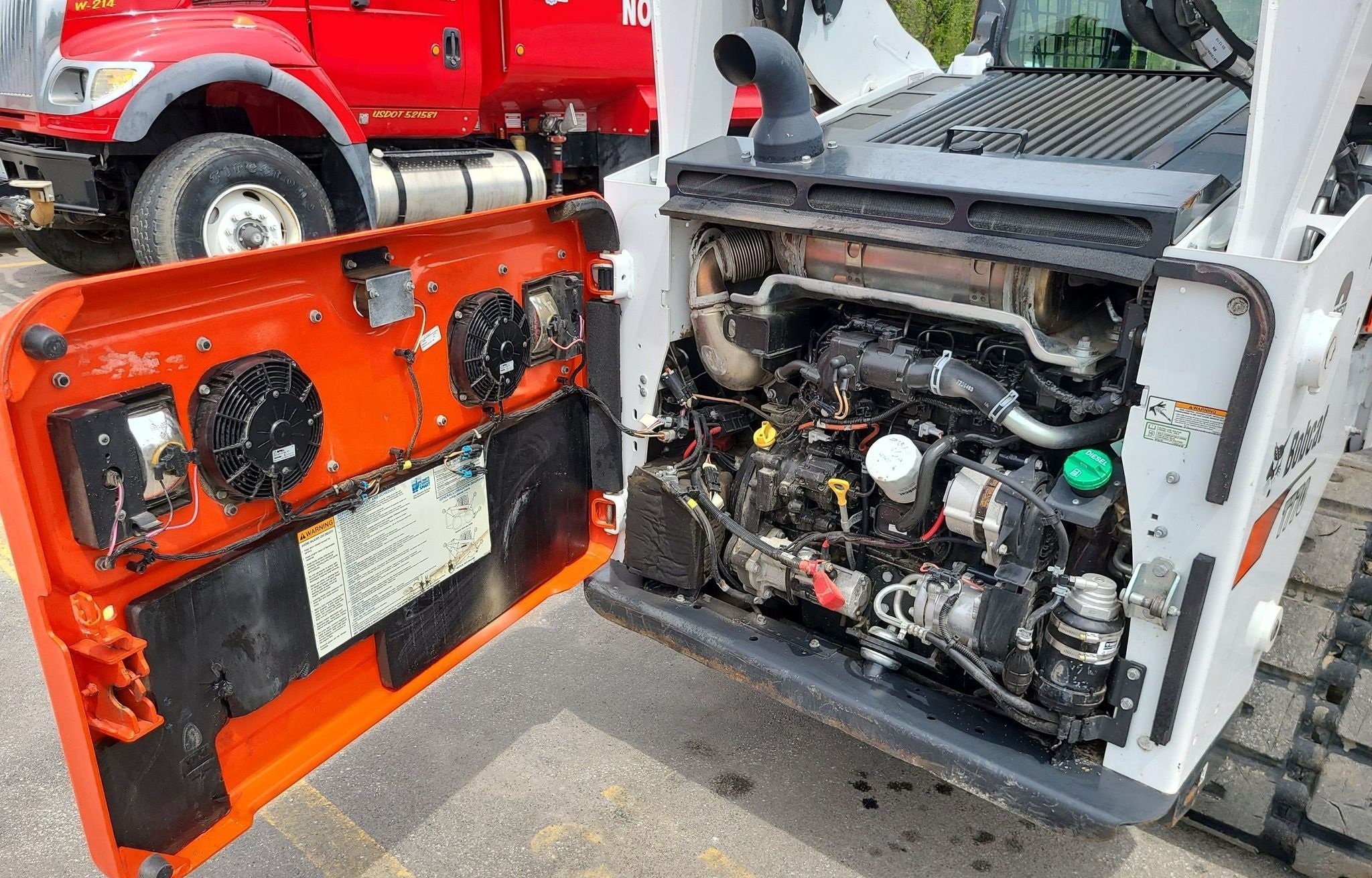 gallery 2020 Bobcat T770 Skid Steer