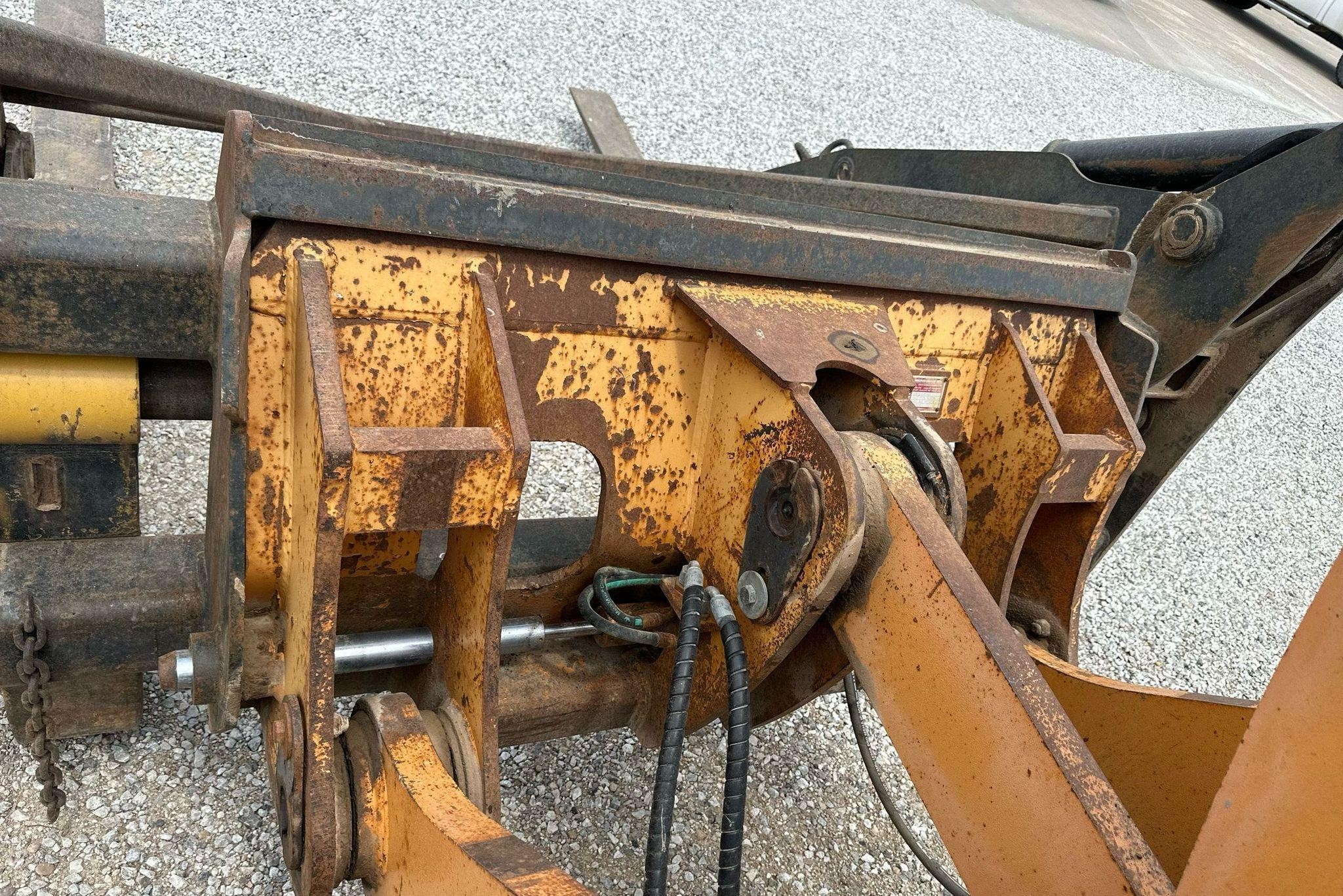 gallery 2011 Case 821F wheel loader