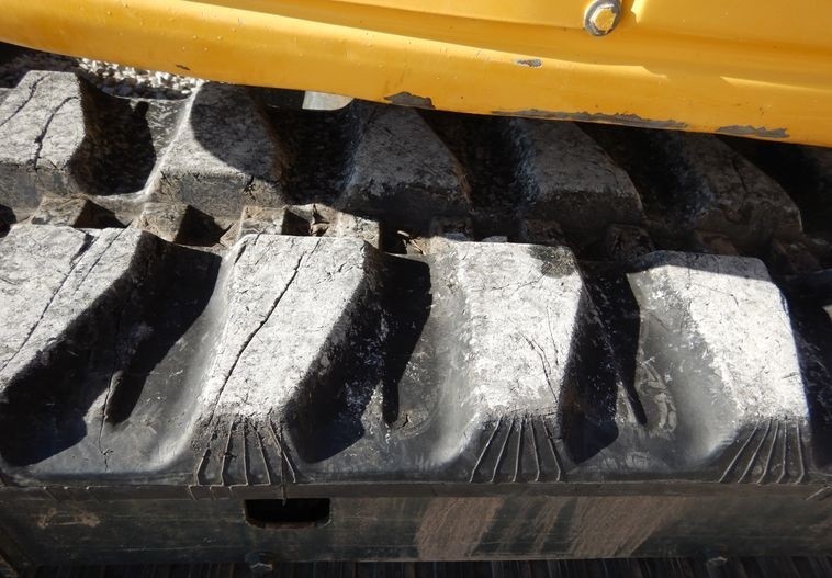 gallery 2006 Komatsu PC50MR-2 mini excavator