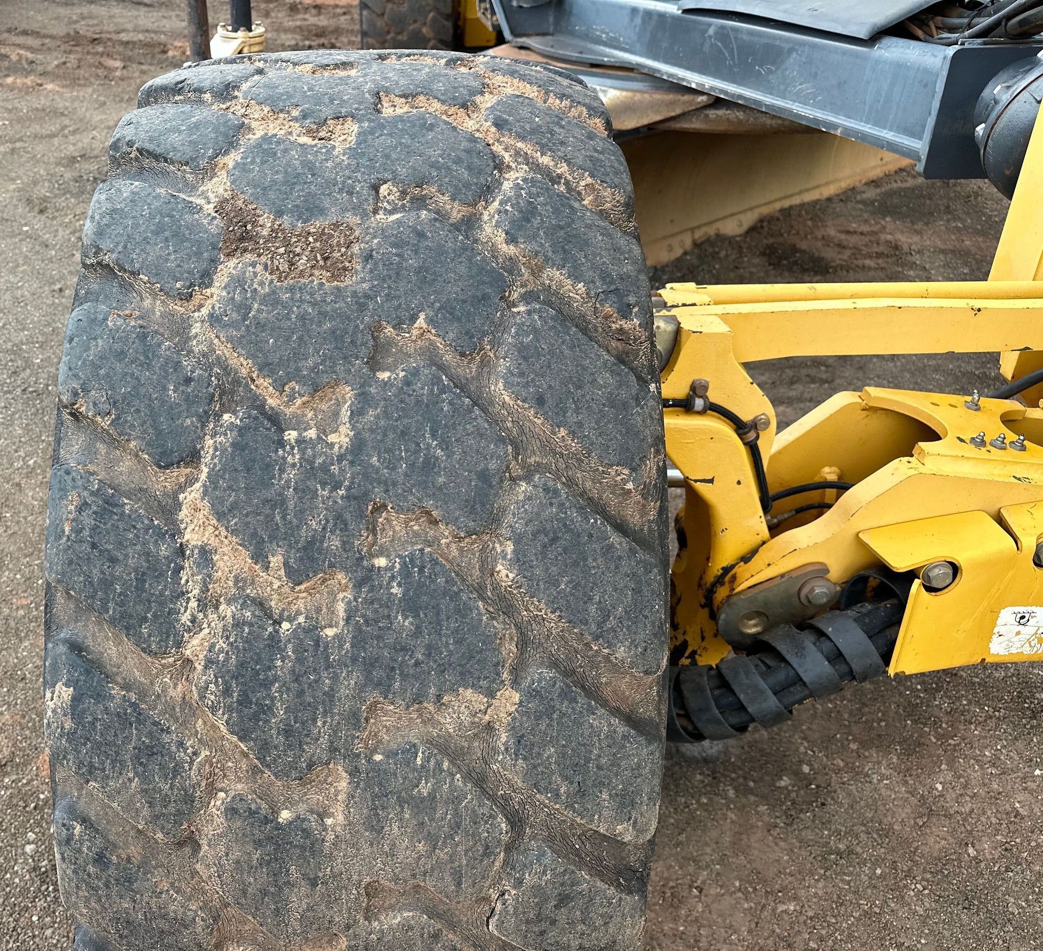gallery 2013 John Deere 772GP motor grader