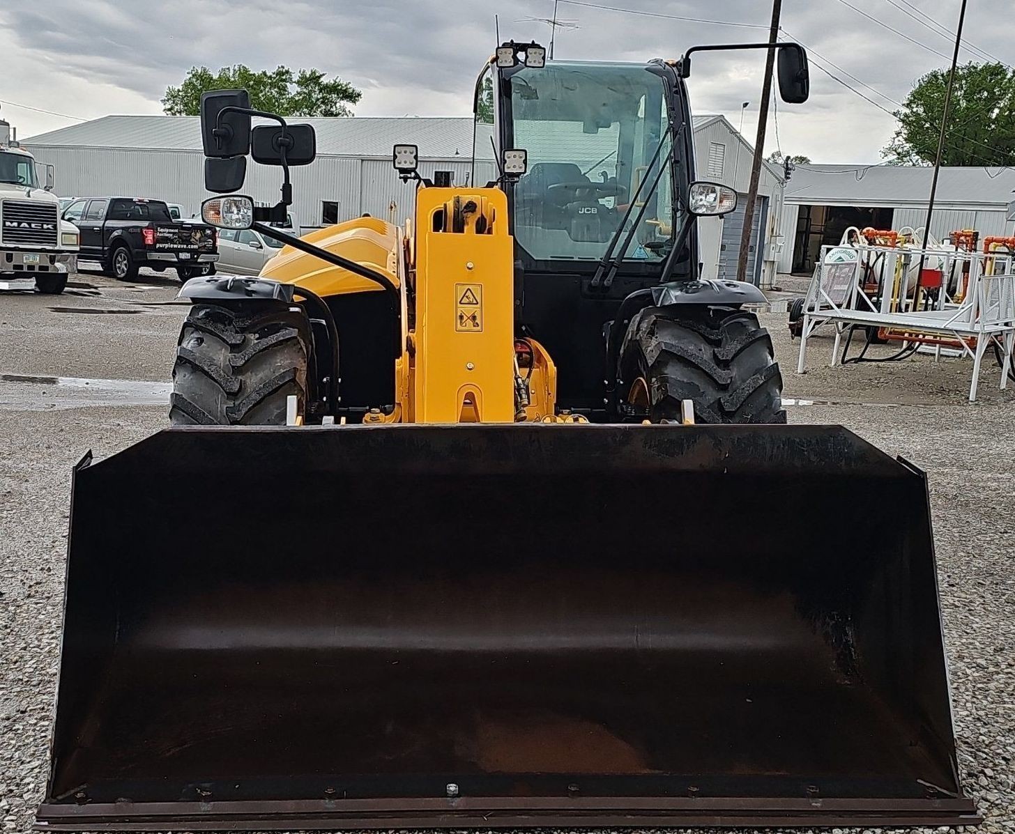gallery 2023 JCB 542-70AG telehandler