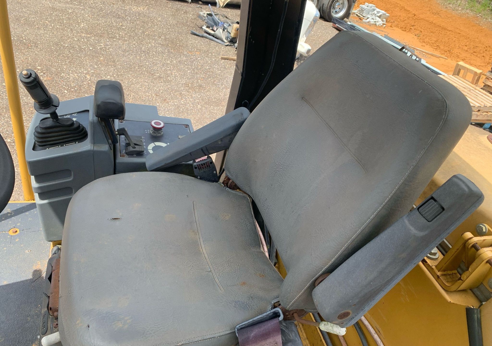 gallery 2008 Caterpillar CS56 single drum vibratory roller