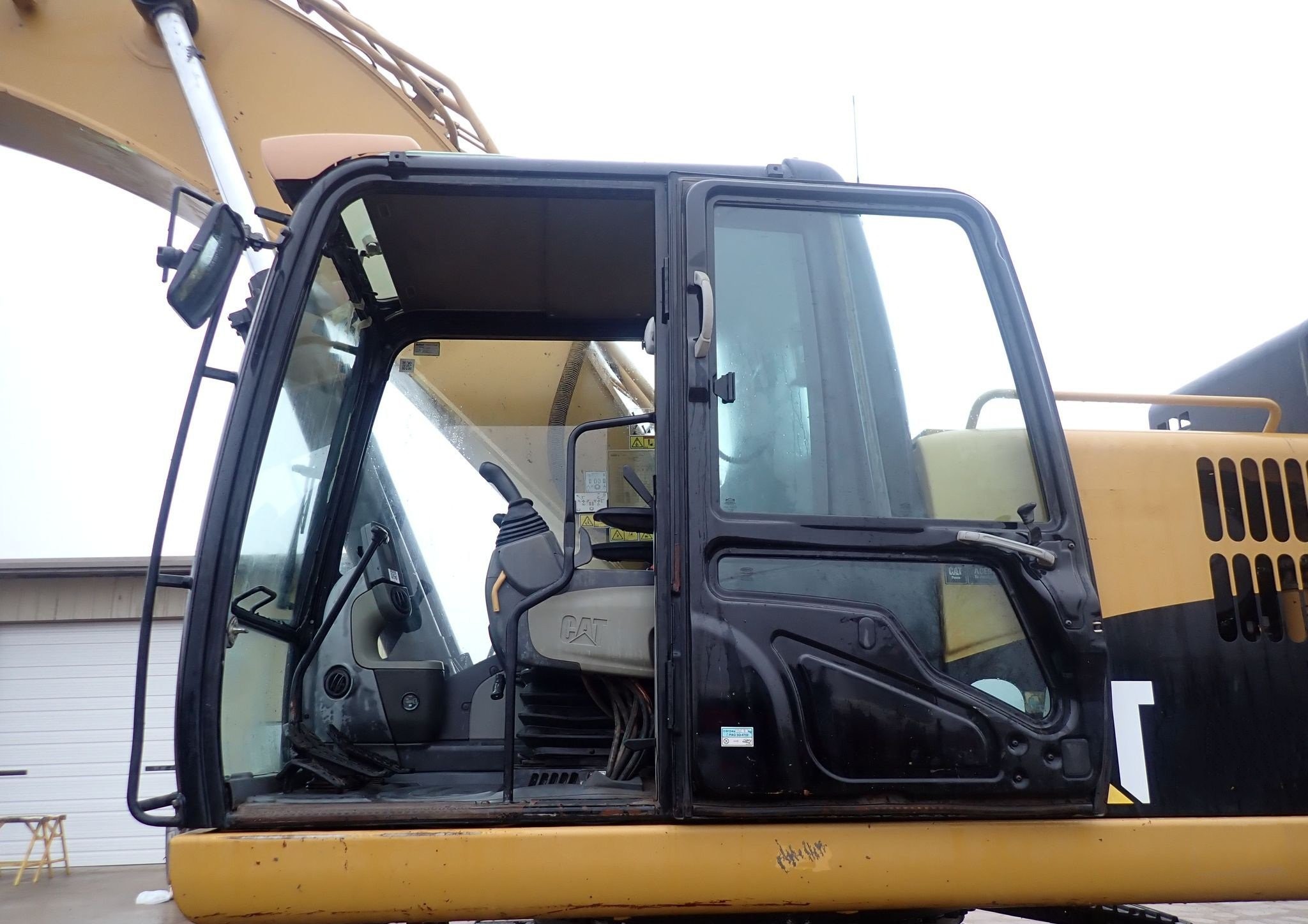 gallery 2011 Caterpillar 345D L excavator