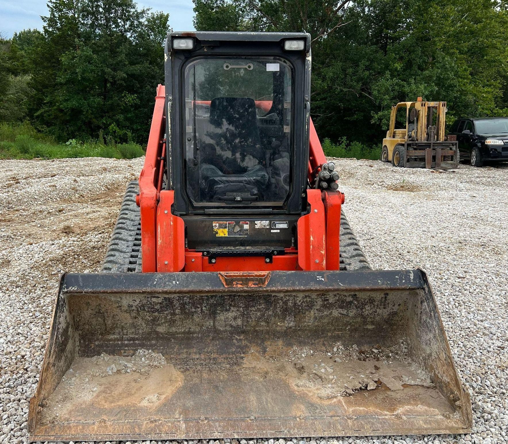 gallery 2019 Kubota SVL95-2S tracked skid steer loader