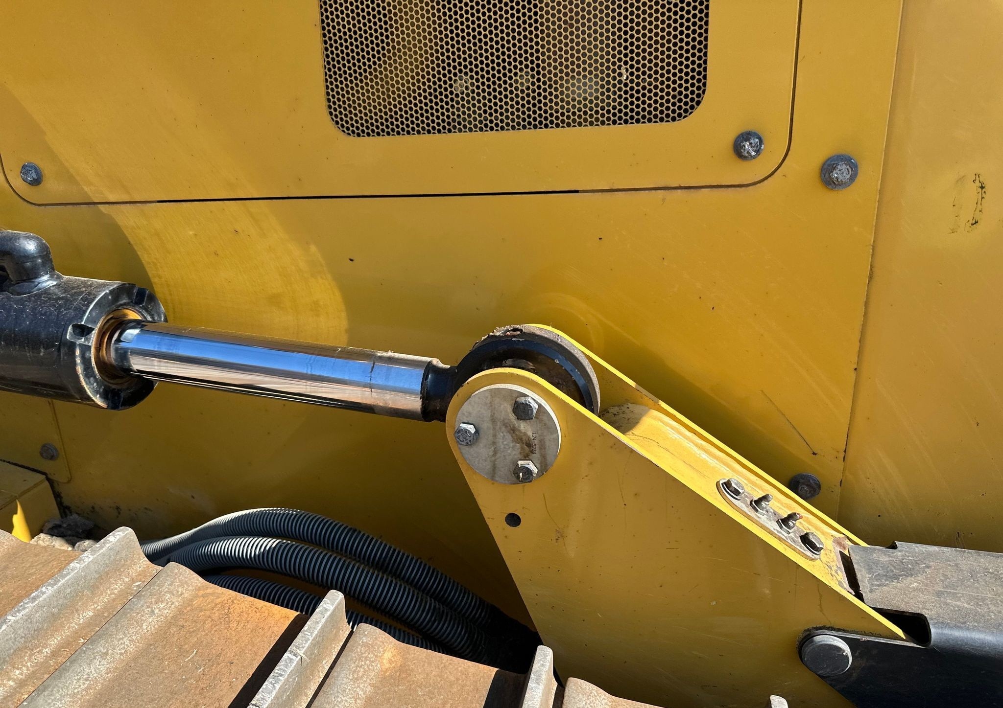 gallery 2016 Caterpillar D6K2 LGP dozer