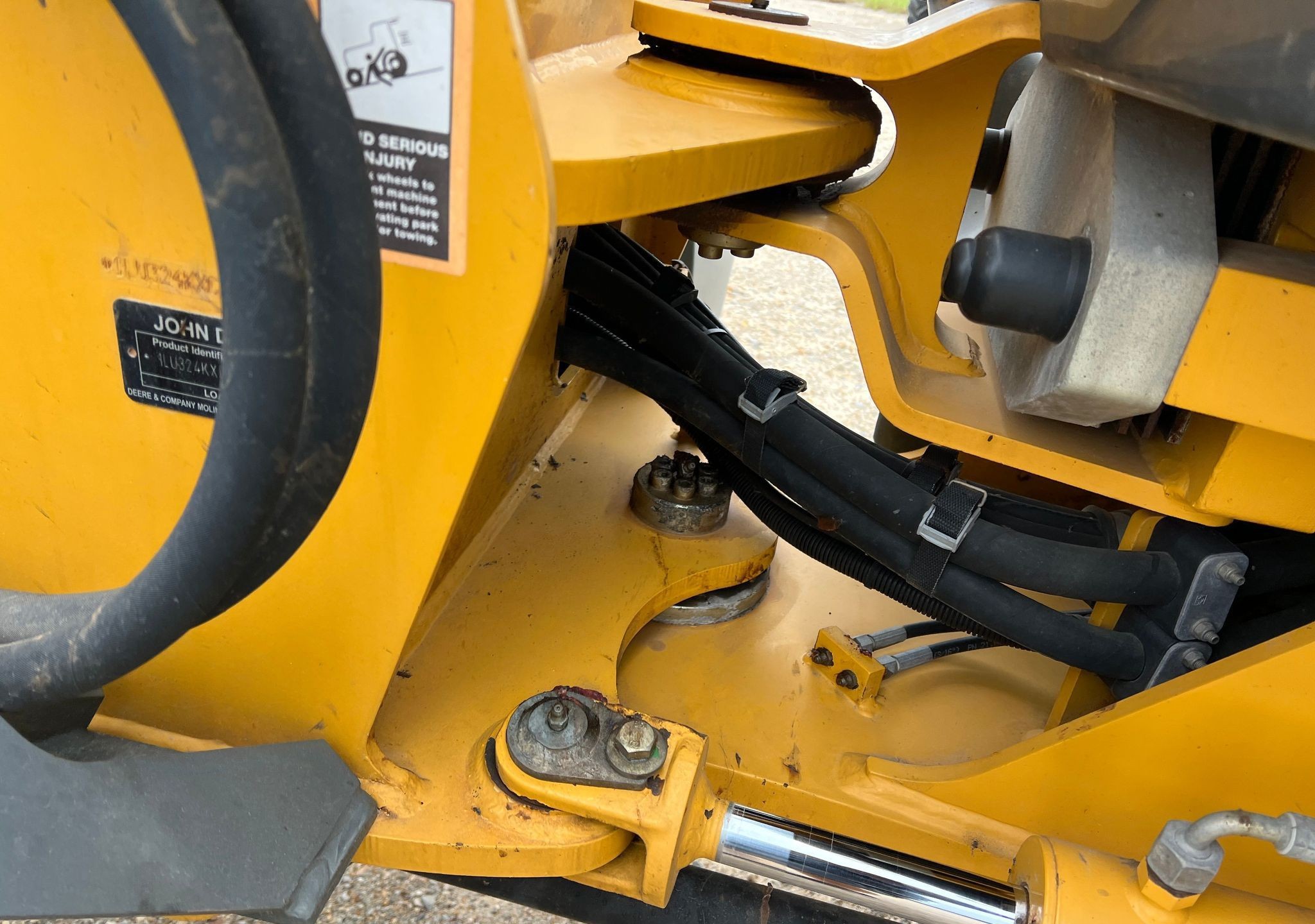 gallery 2016 John Deere 324K wheel loader