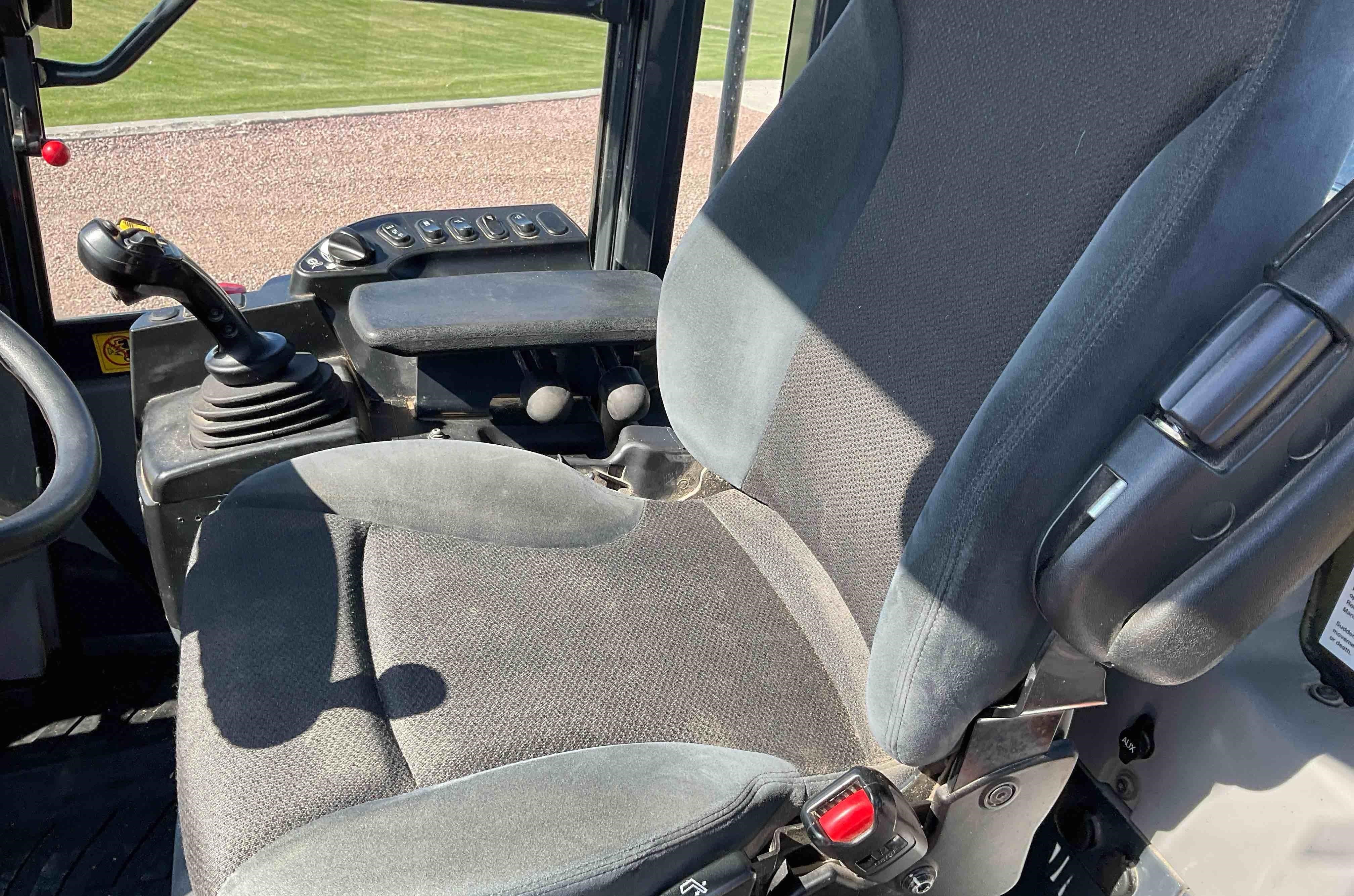 gallery 2019 Komatsu WA270-8 Wheel Loader