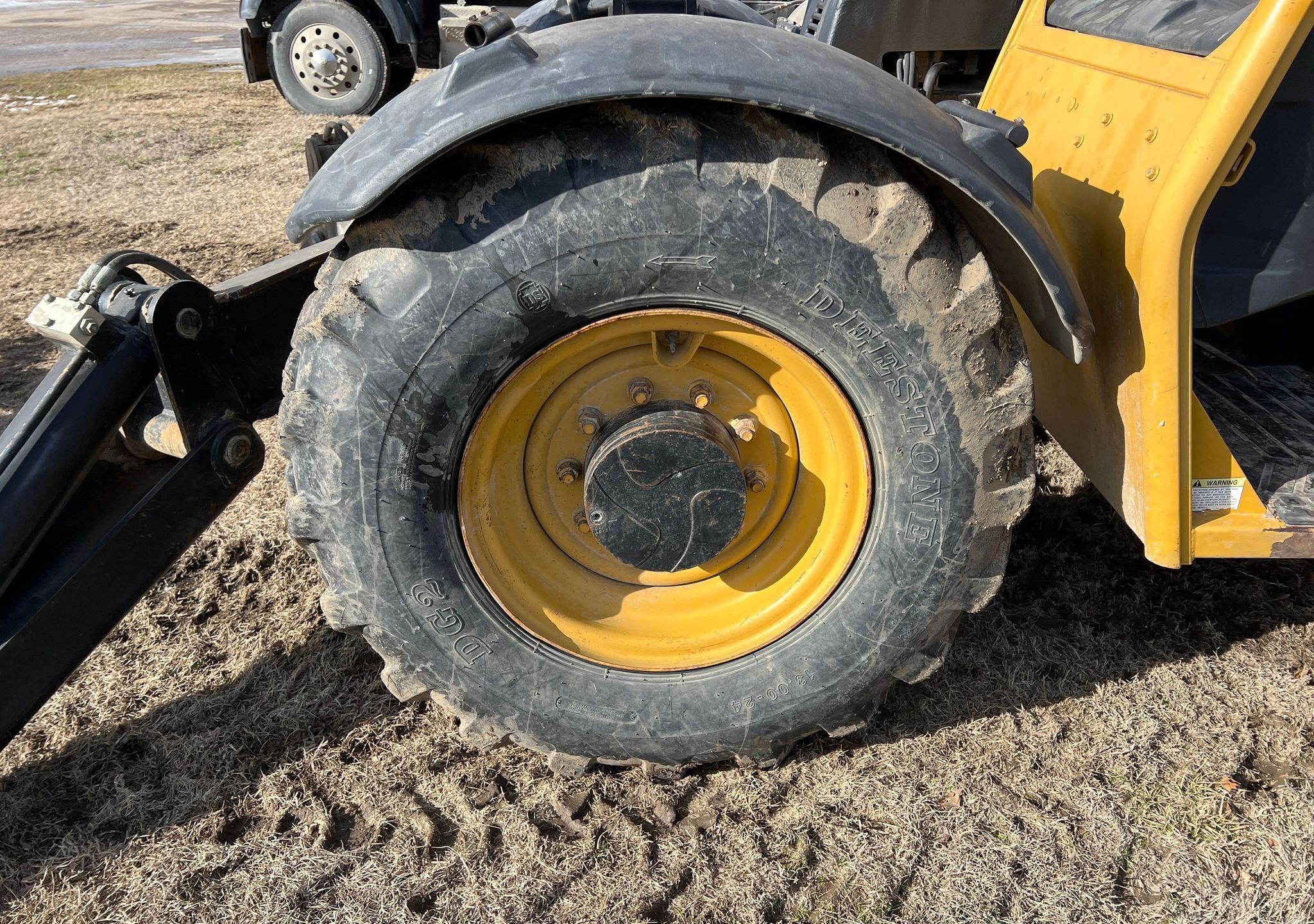 gallery 2010 Caterpillar TL943 telehandler