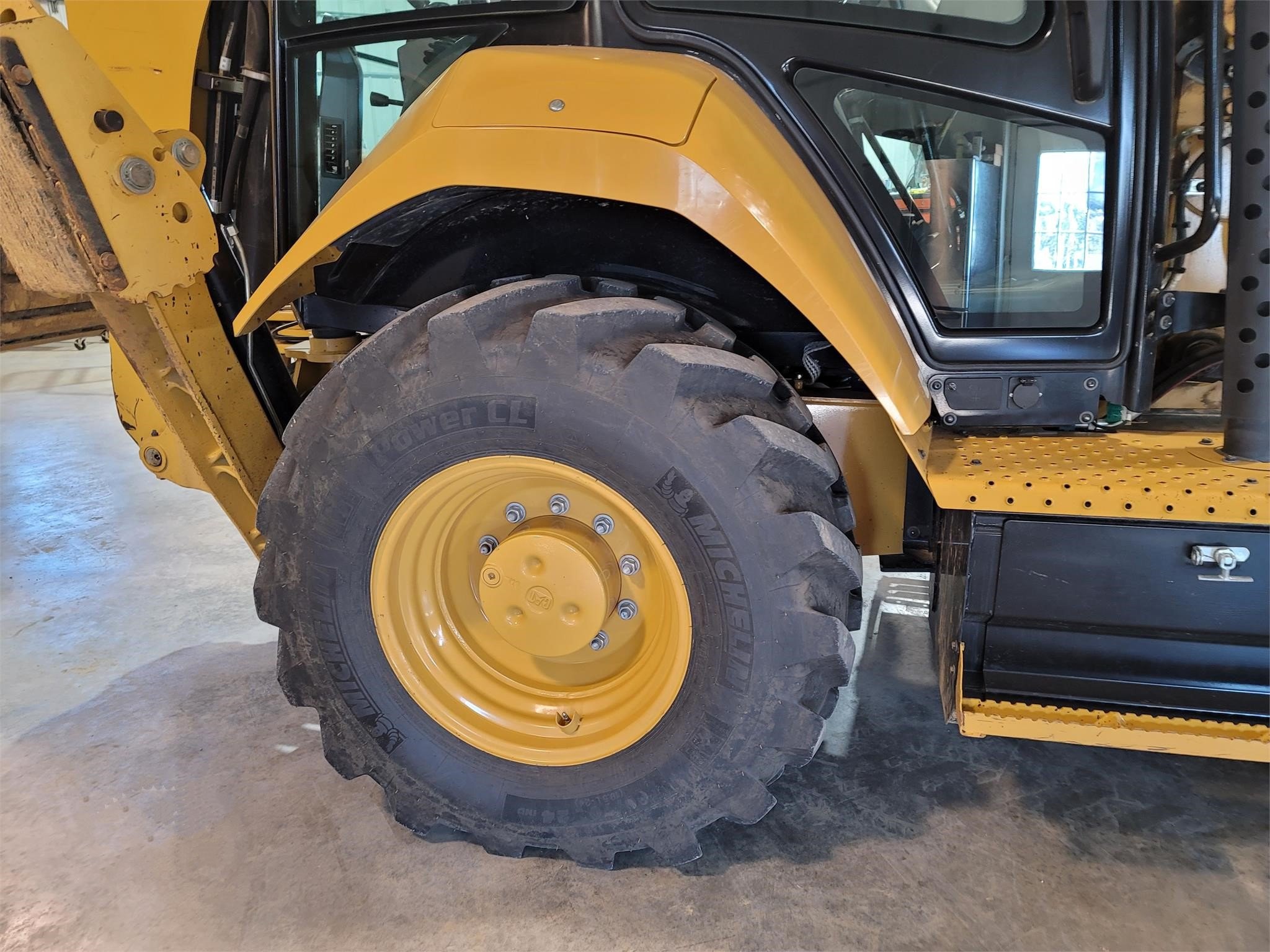 gallery 2018 Caterpillar 420F2 Backhoe