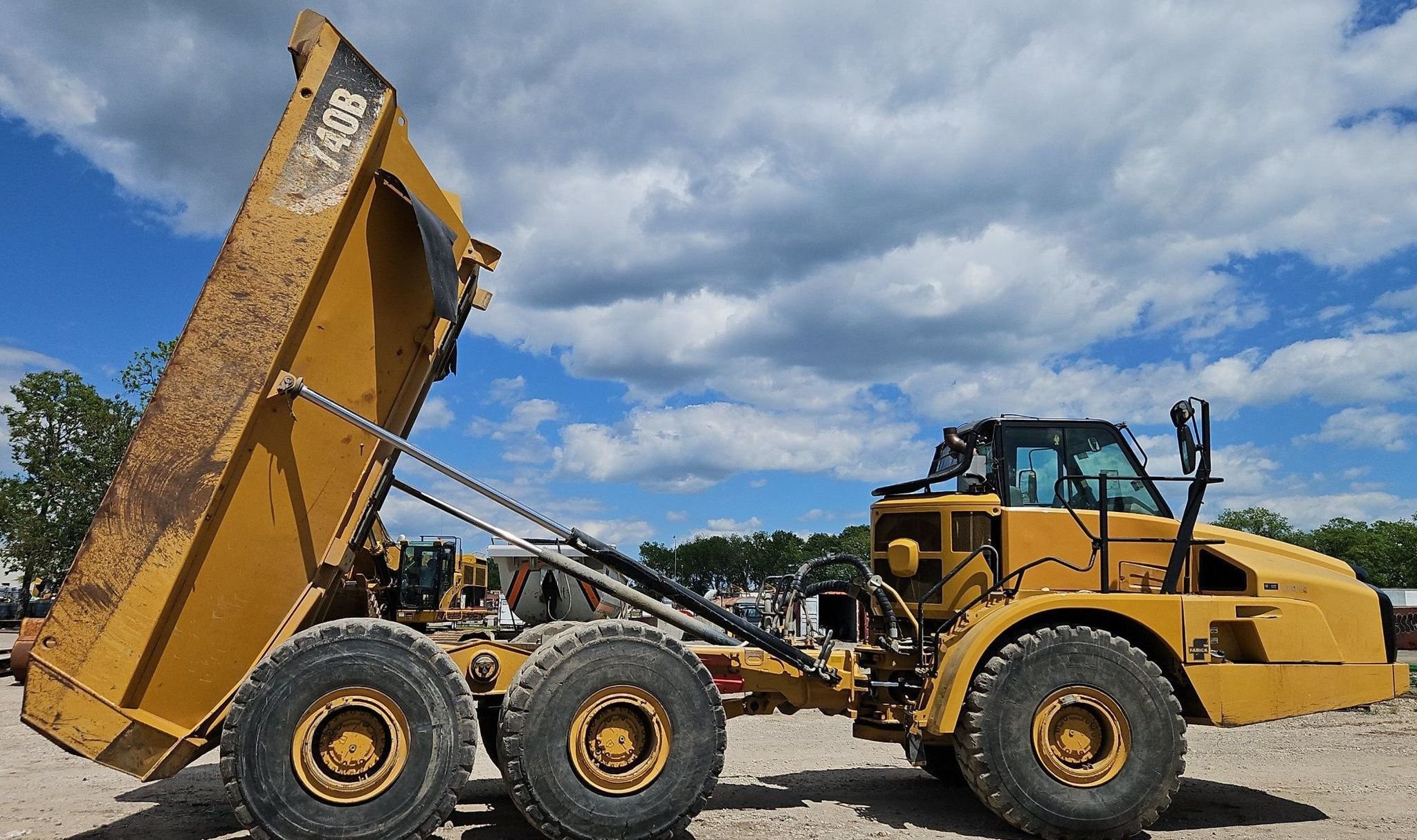 gallery 2013 Caterpillar 740B haul truck