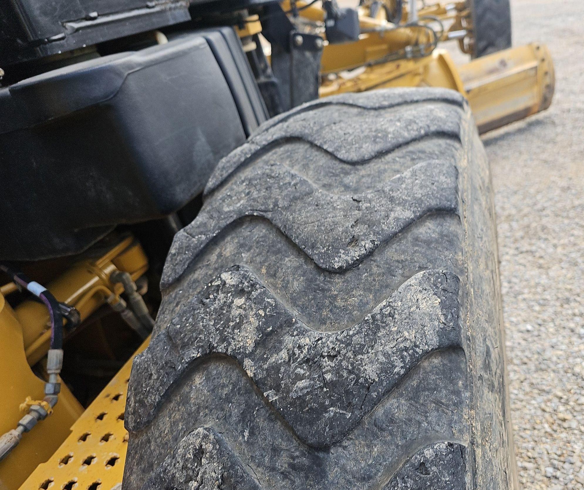 gallery 2013 Caterpillar 12M2 VHP Plus motor grader