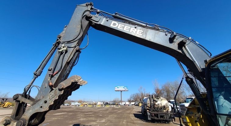 gallery 2014 John Deere 135G excavator