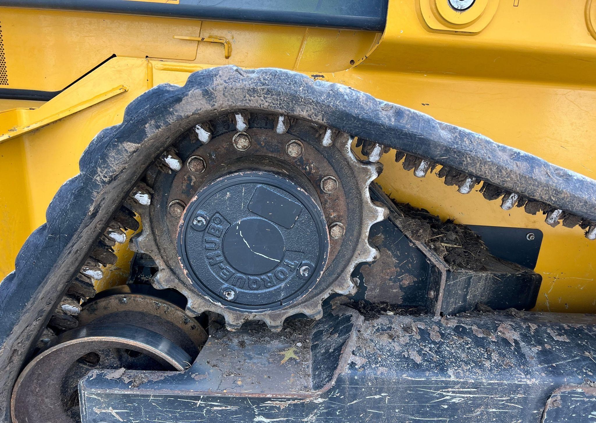 gallery 2019 John Deere 333G  tracked skid steer loader