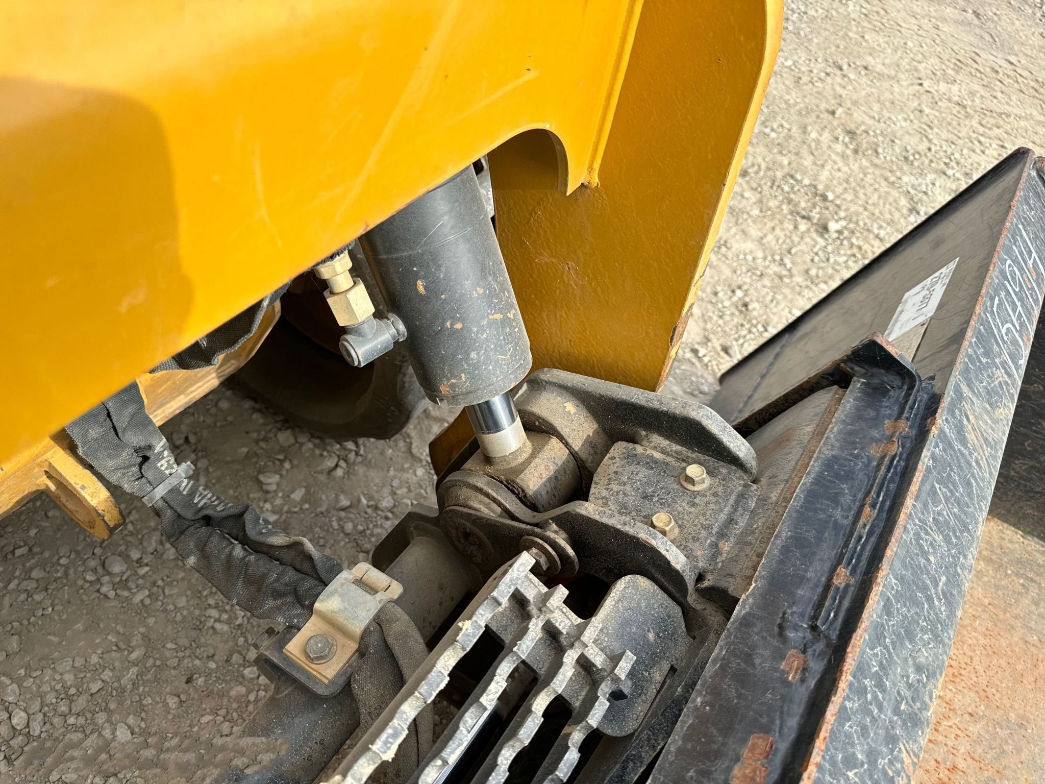 gallery 2019 Caterpillar 259D3 tracked skid steer loader