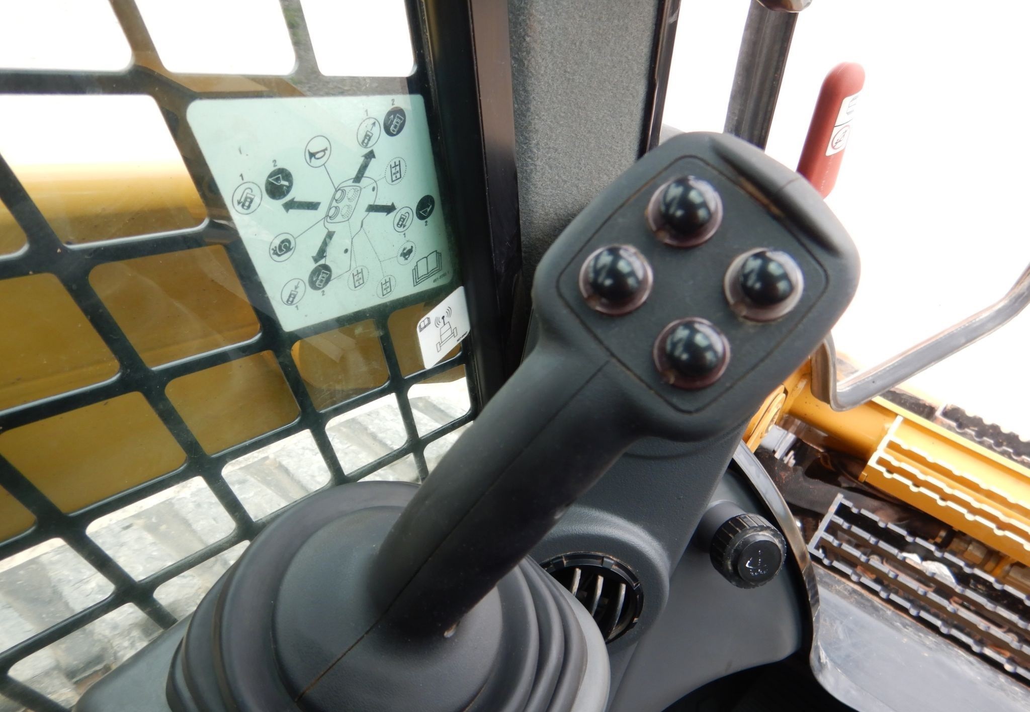 gallery 2018 Caterpillar 299D2 skid steer