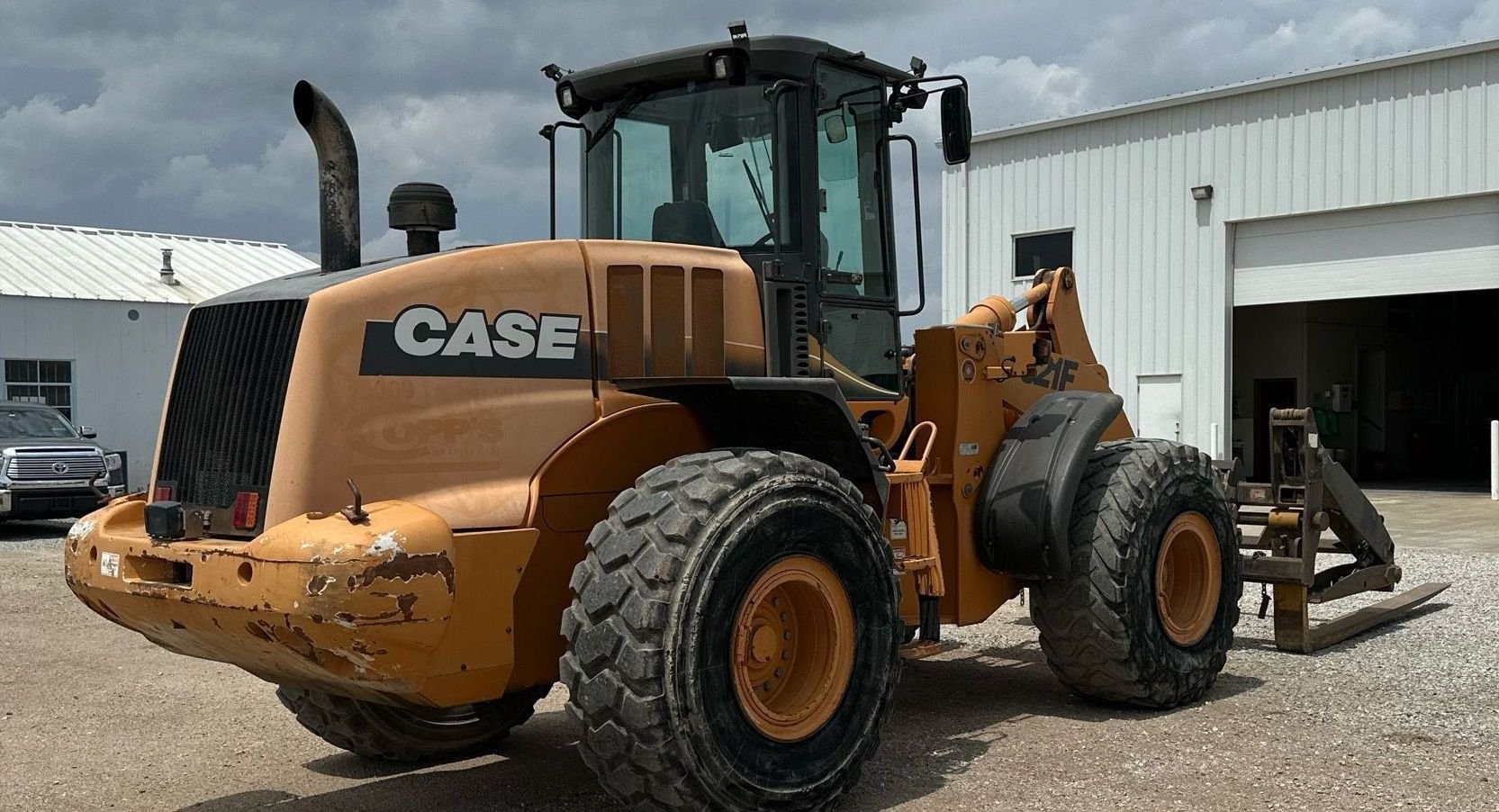 gallery 2011 Case 821F wheel loader