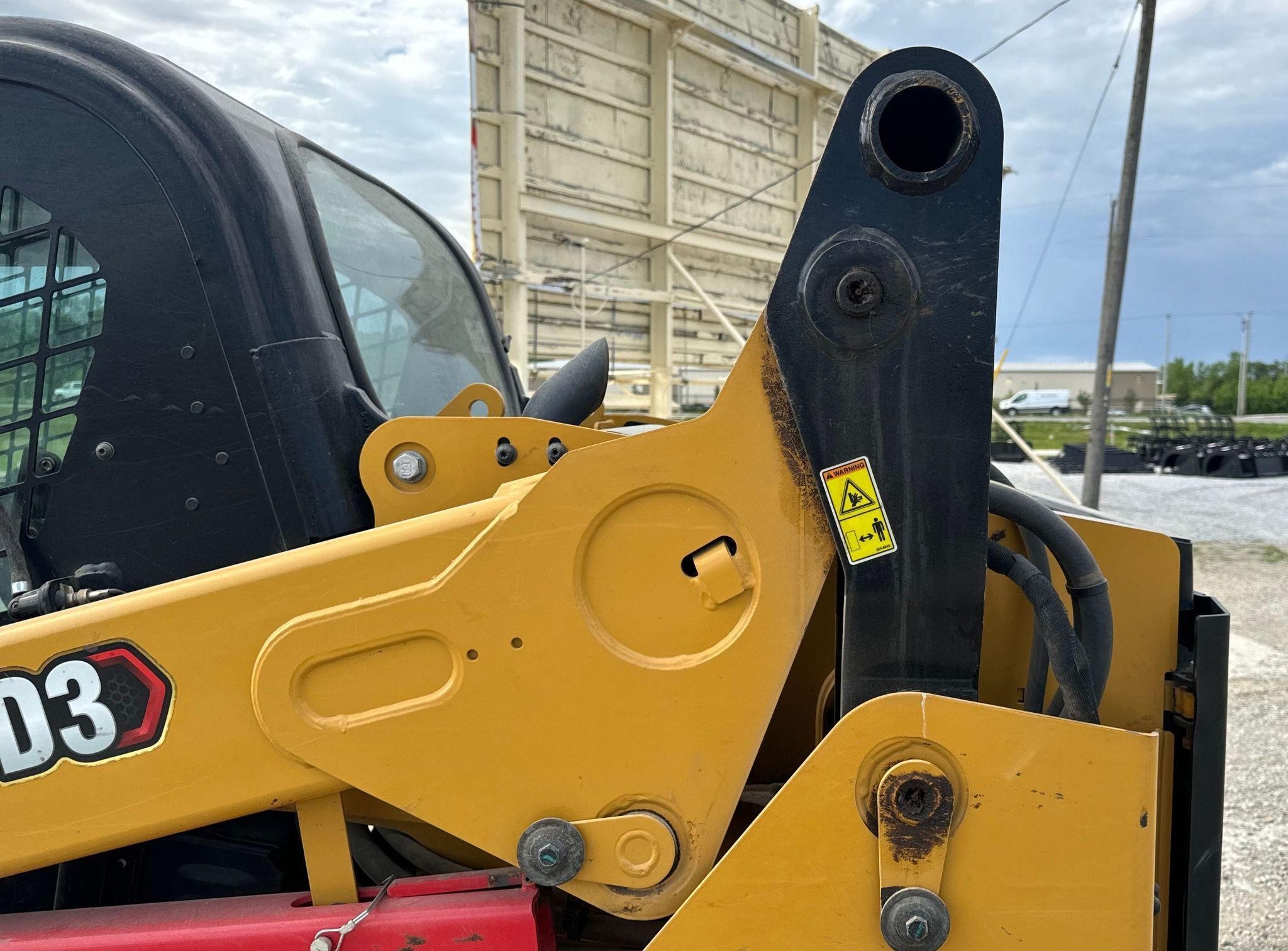 gallery 2019 Caterpillar 259D3 tracked skid steer loader
