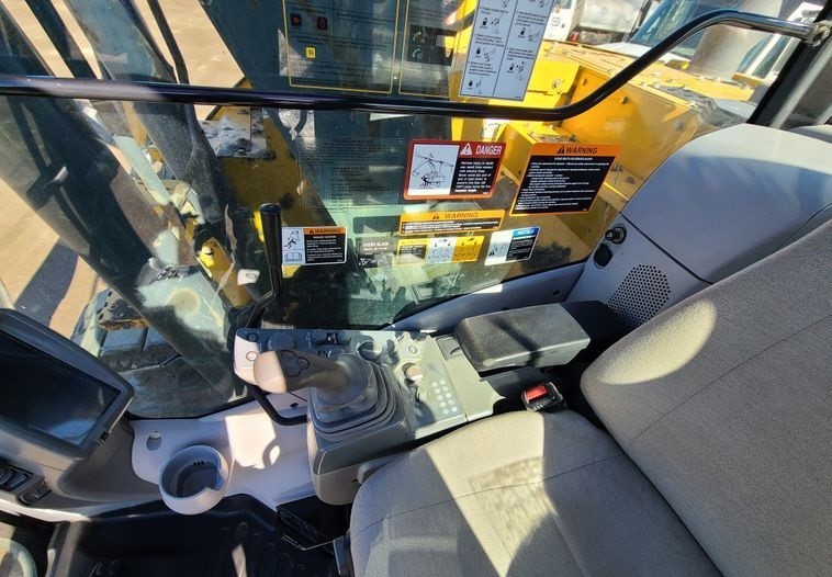 gallery 2014 John Deere 135G excavator
