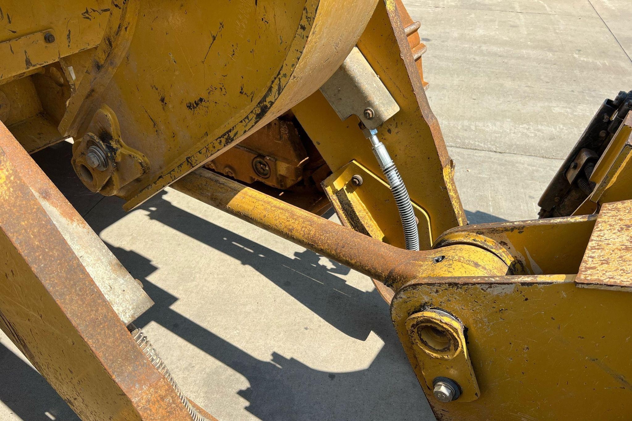 gallery 2016 Caterpillar 963K track loader