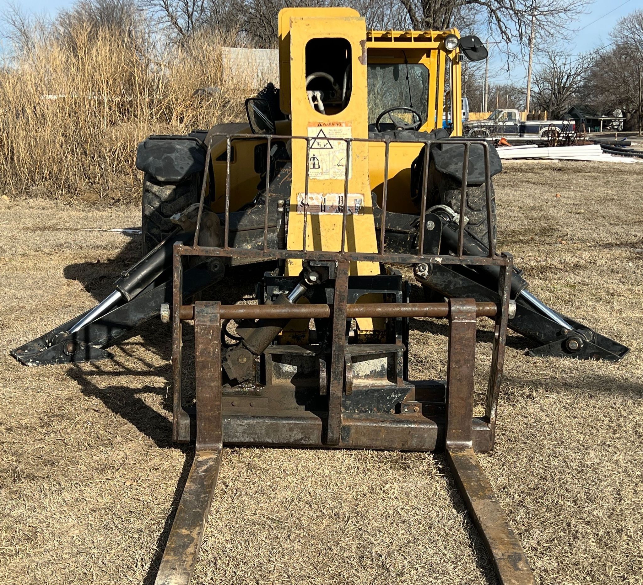 gallery 2010 Caterpillar TL943 telehandler