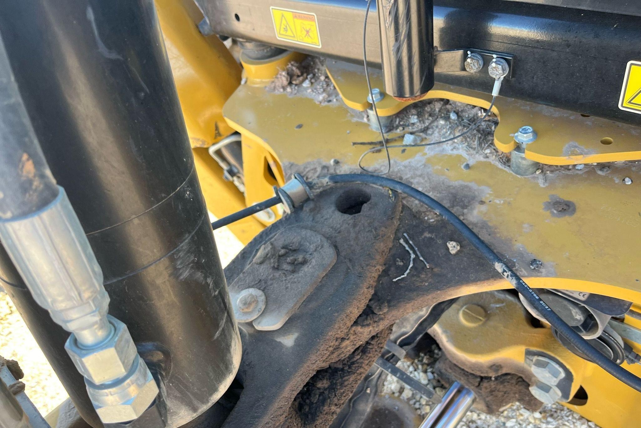 gallery 2021 Caterpillar 420ST HRC backhoe