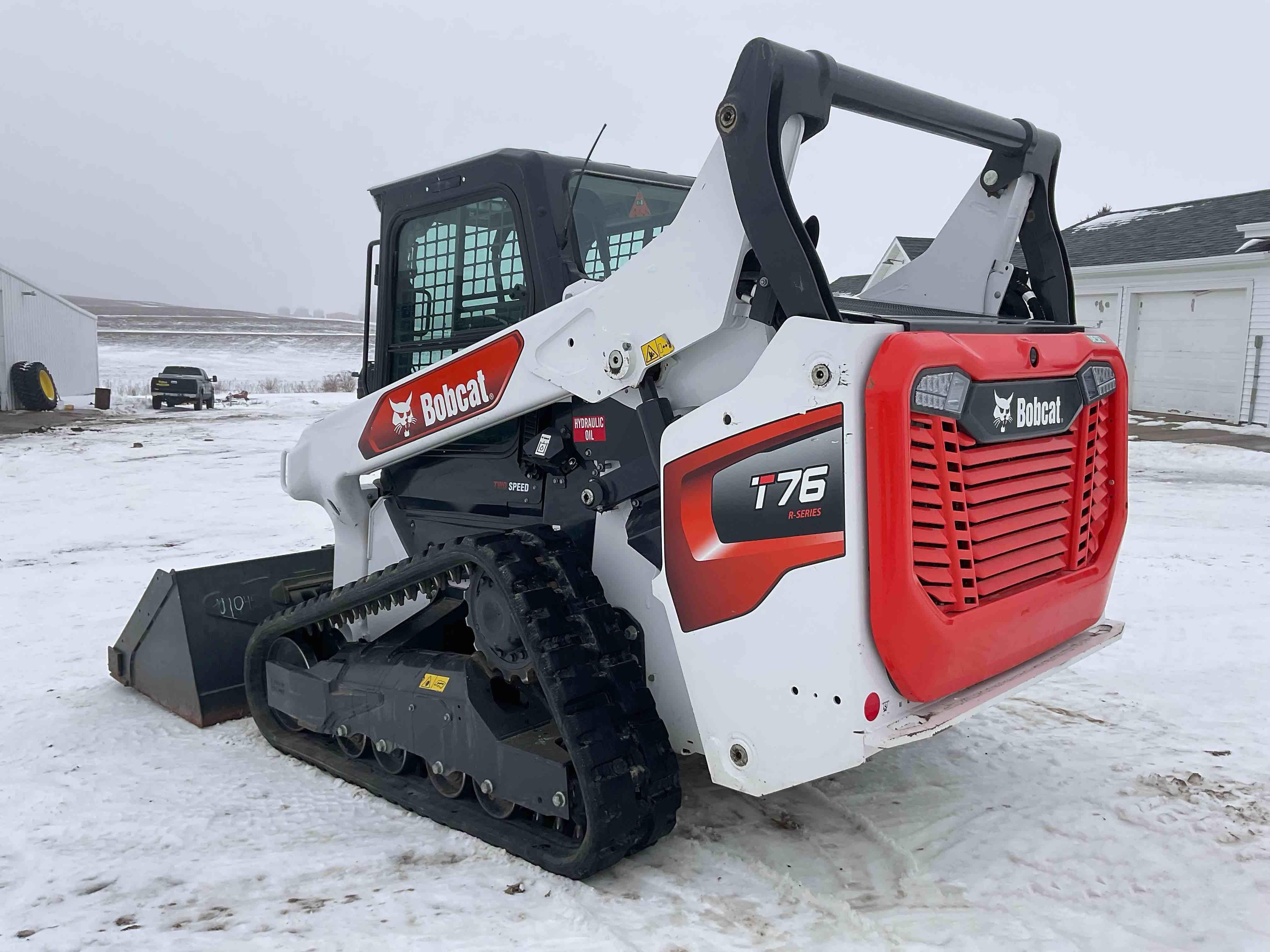 gallery Bobcat T76 R-Series Compact Track Loader