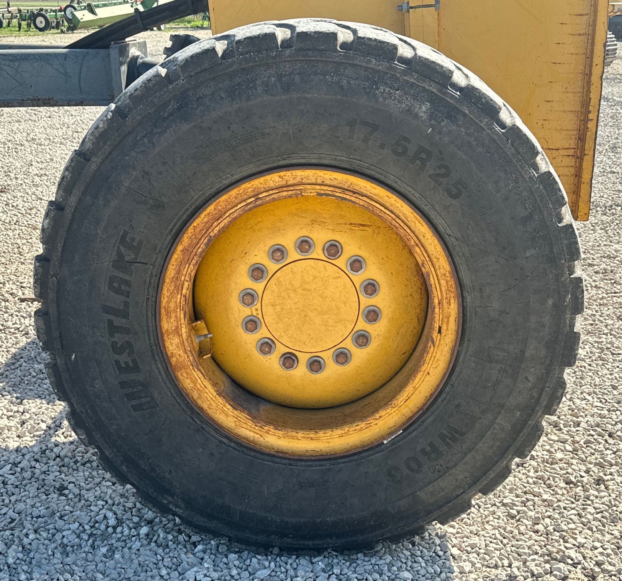 gallery 2013 John Deere 772G motor grader